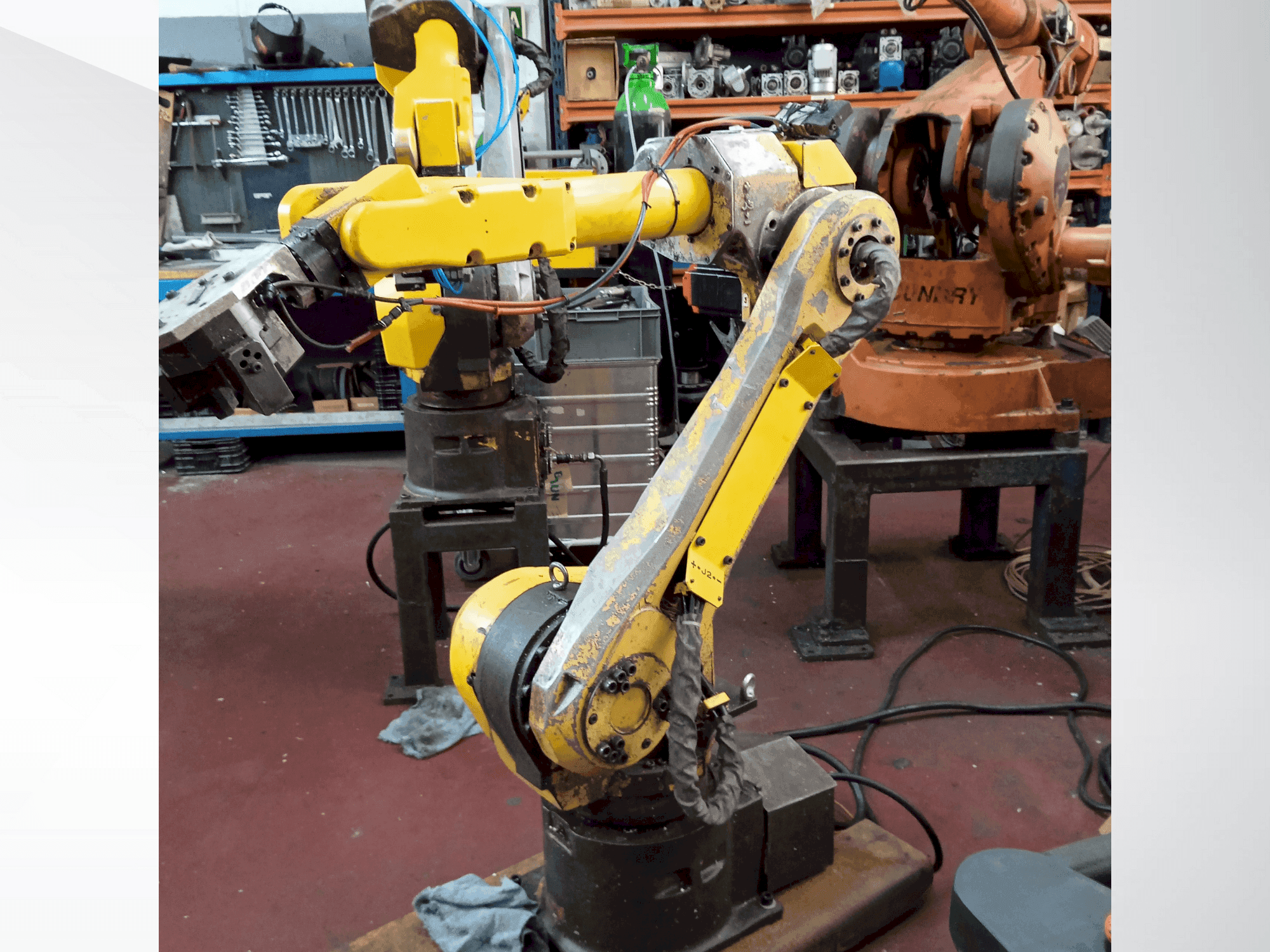 FANUC M-16iB-maskinen framifrån