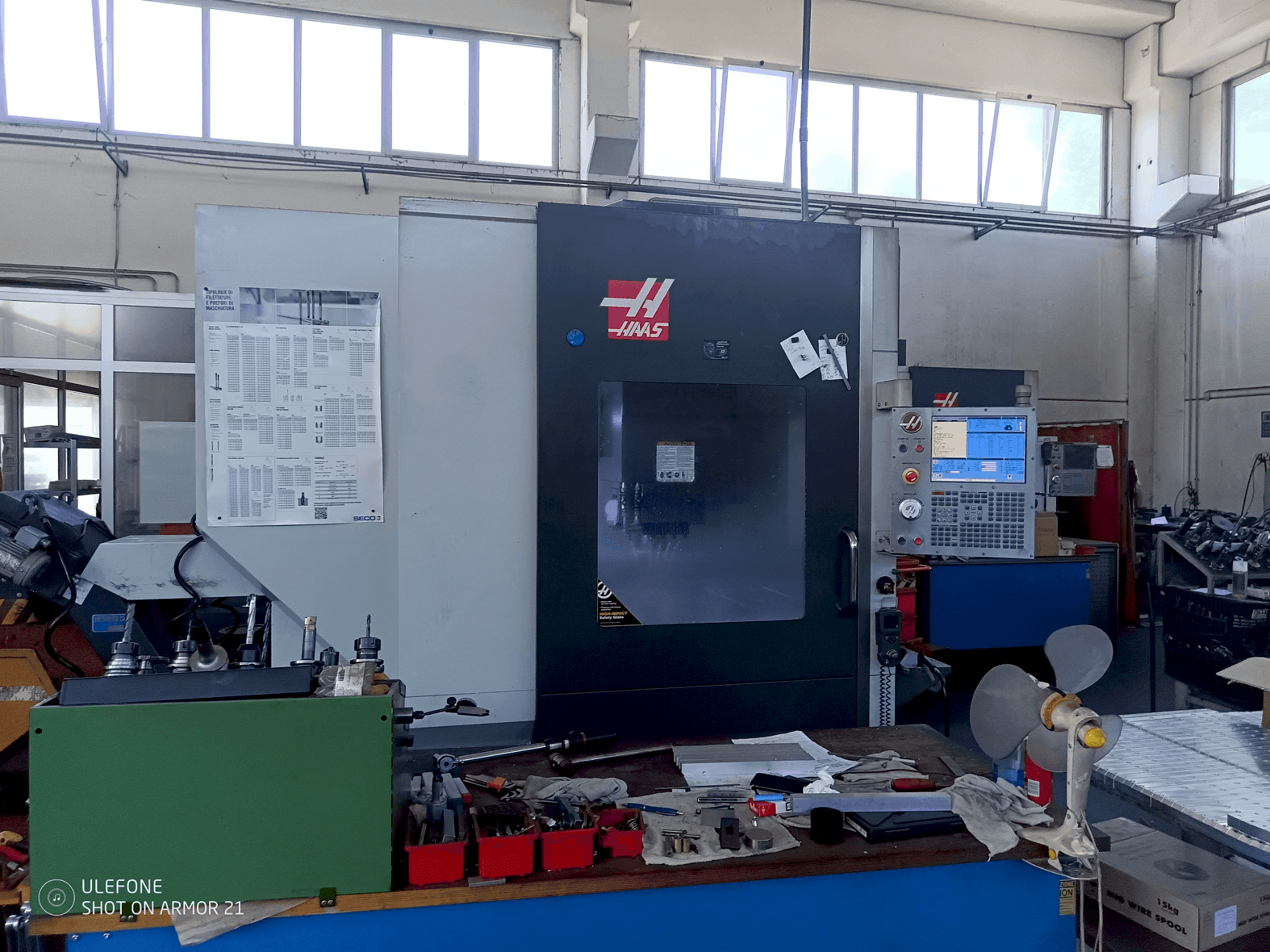 HAAS UMC 750SS-maskinen framifrån