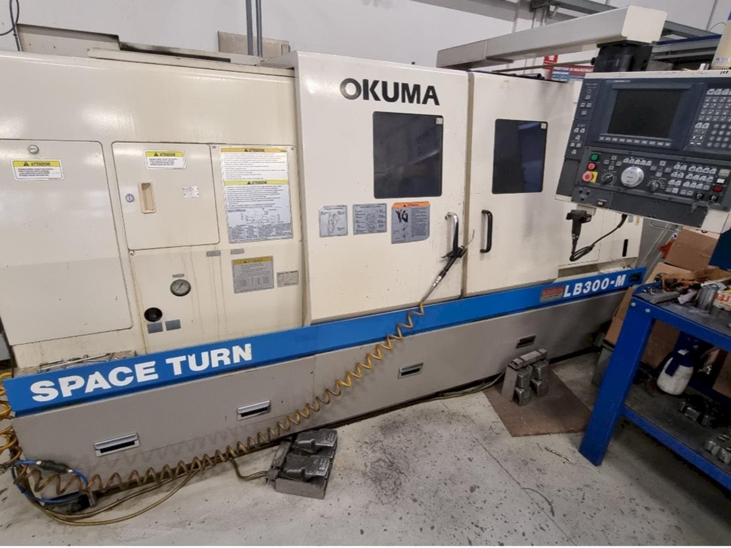 Okuma LB 300M-maskinen framifrån