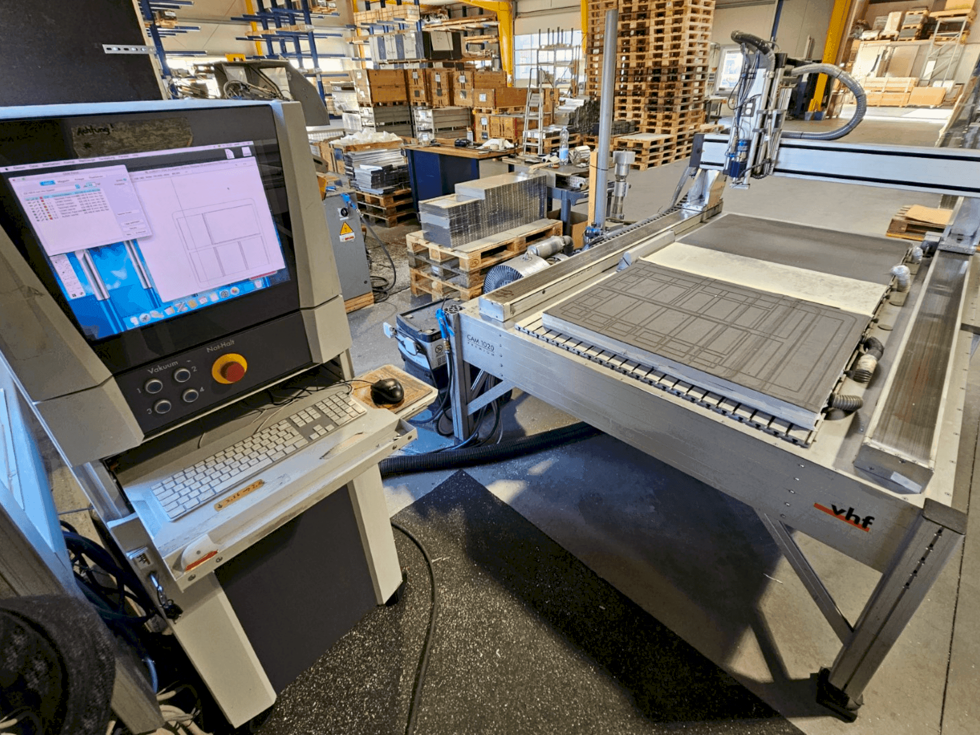 VHF CAM 1020 Premium-maskinen framifrån