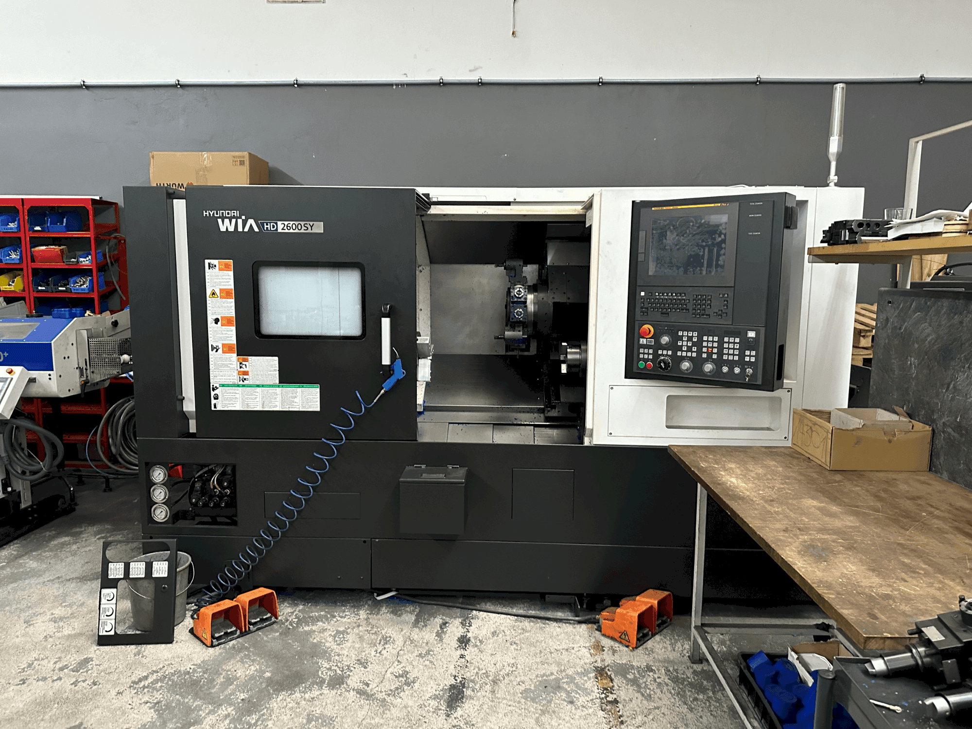 Hyundai Wia HD 2600SY-maskinen framifrån