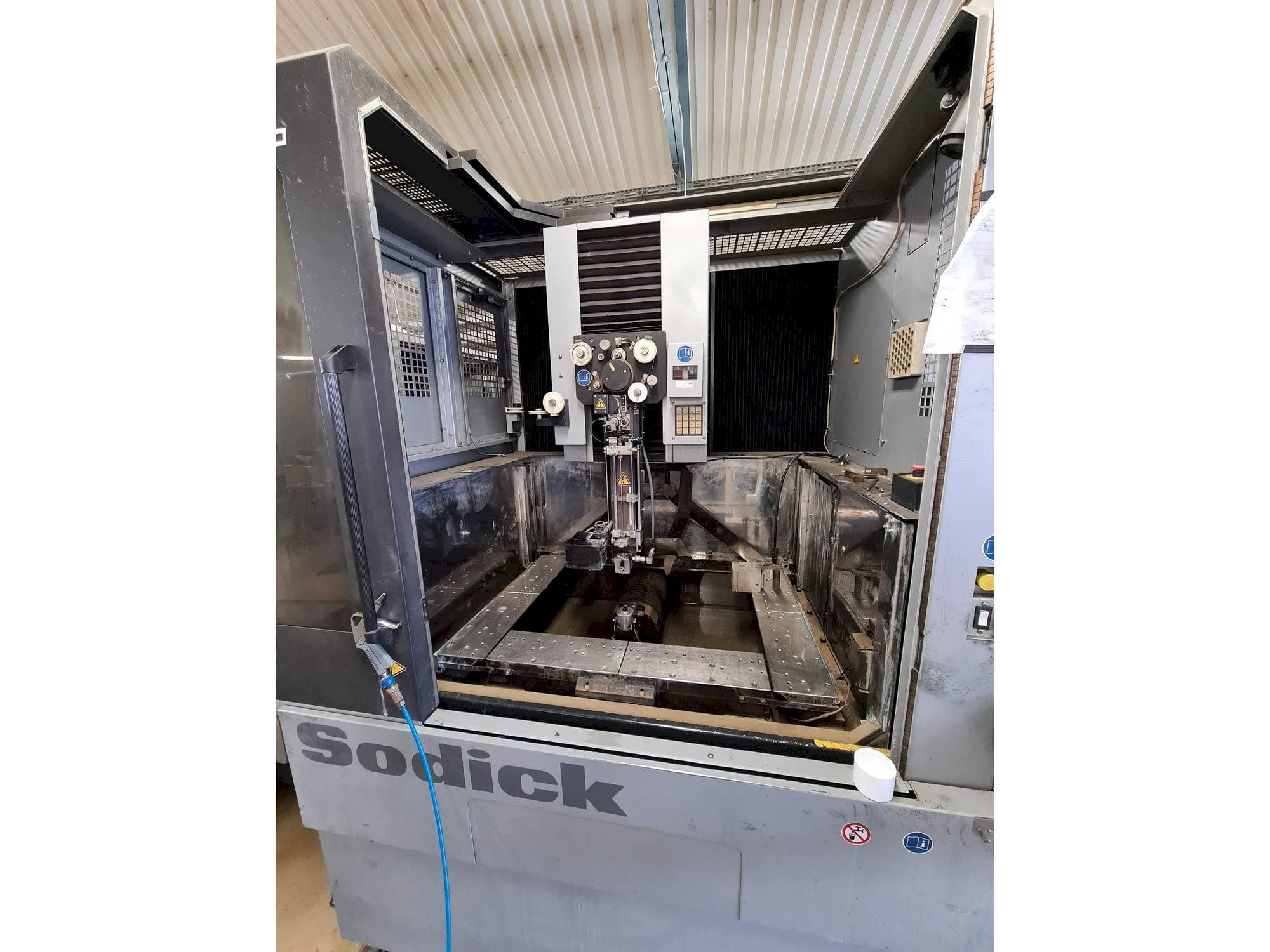 Sodick AQ750L-maskinen framifrån