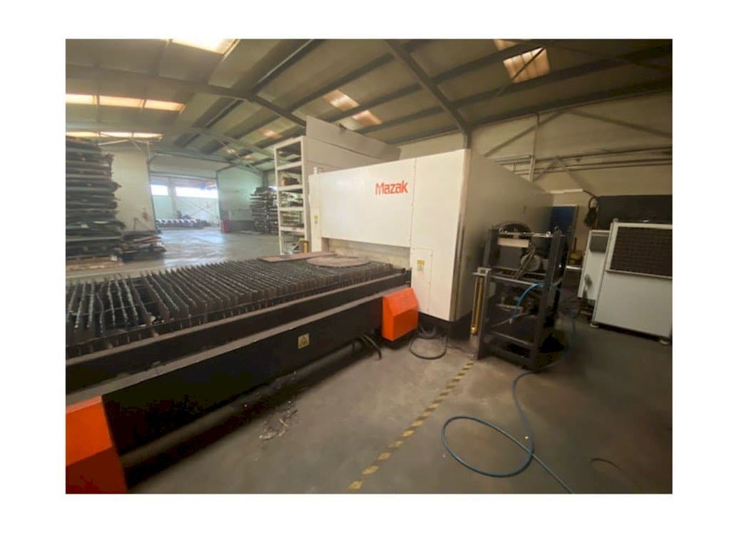 Mazak Optiplex Nexus 3015-maskinen framifrån