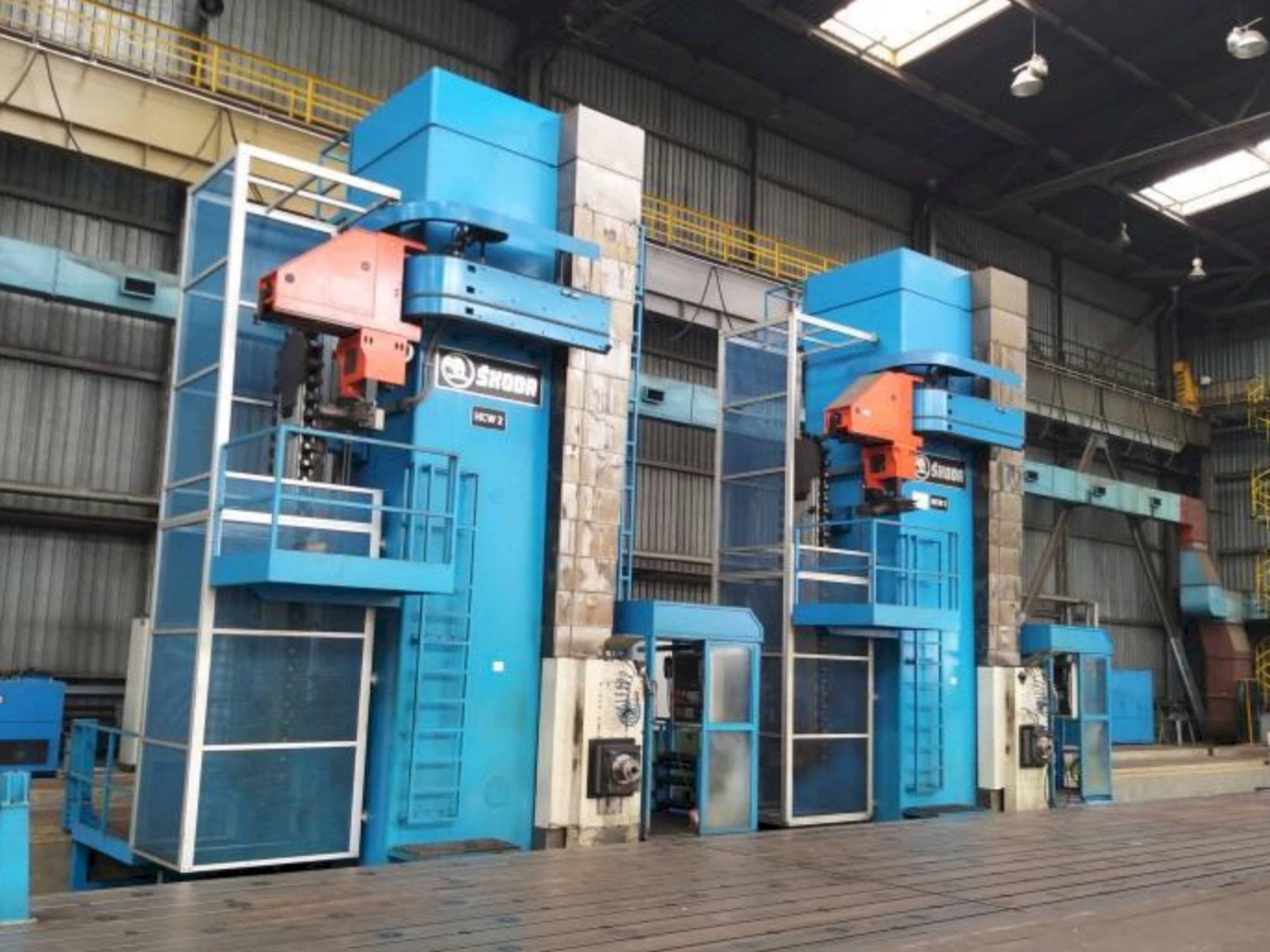 SKODA HCW 2-200 DUO-maskinen framifrån