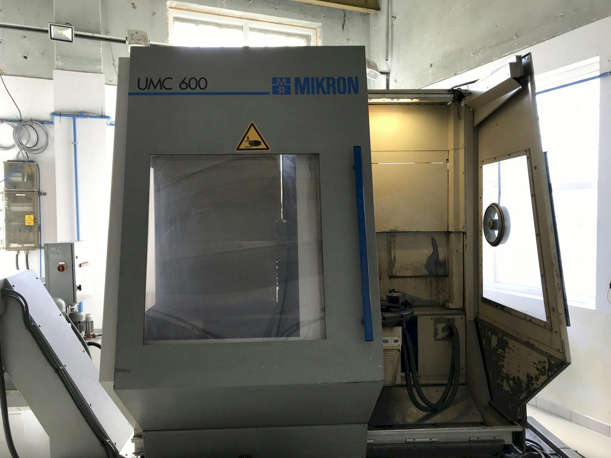 MIKRON UMC 600-maskinen framifrån