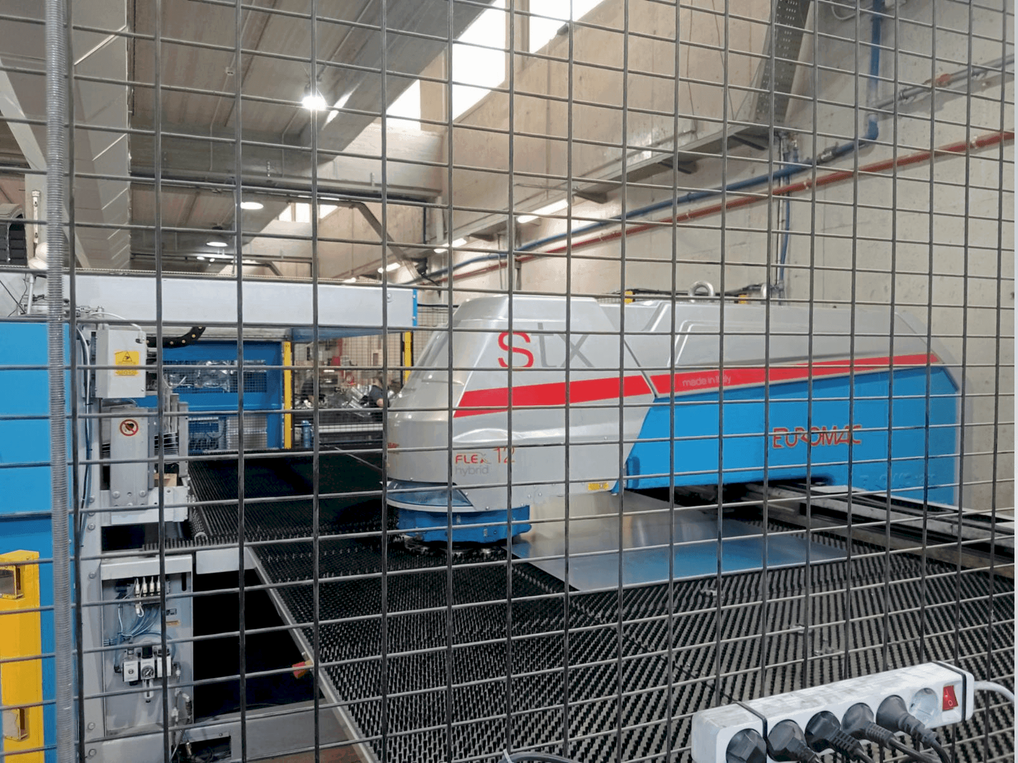 Euromac 1250 STX Flex 12 Hybrid-maskinen framifrån