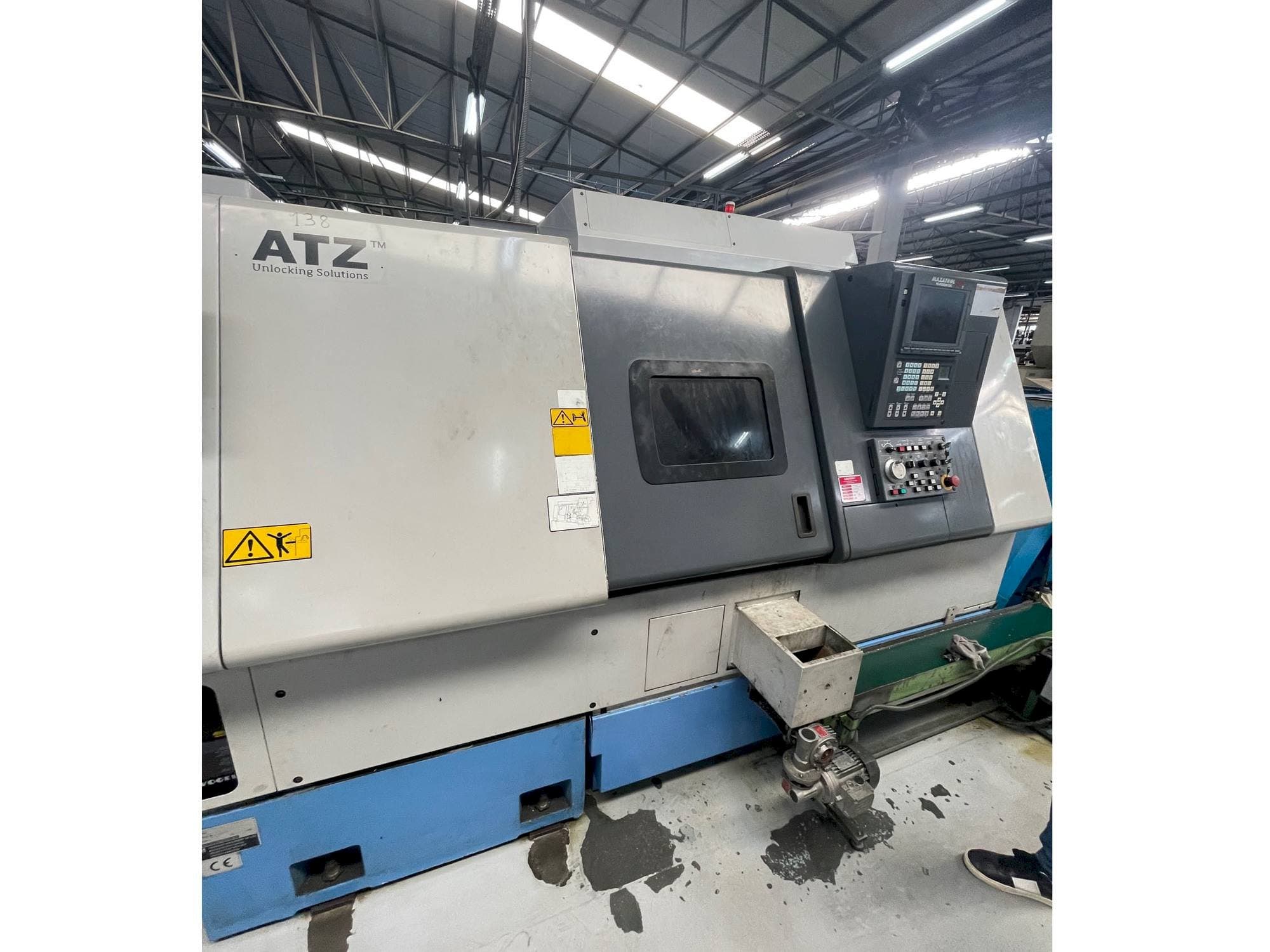 Mazak SQT 250MS-maskinen sedd från vänster