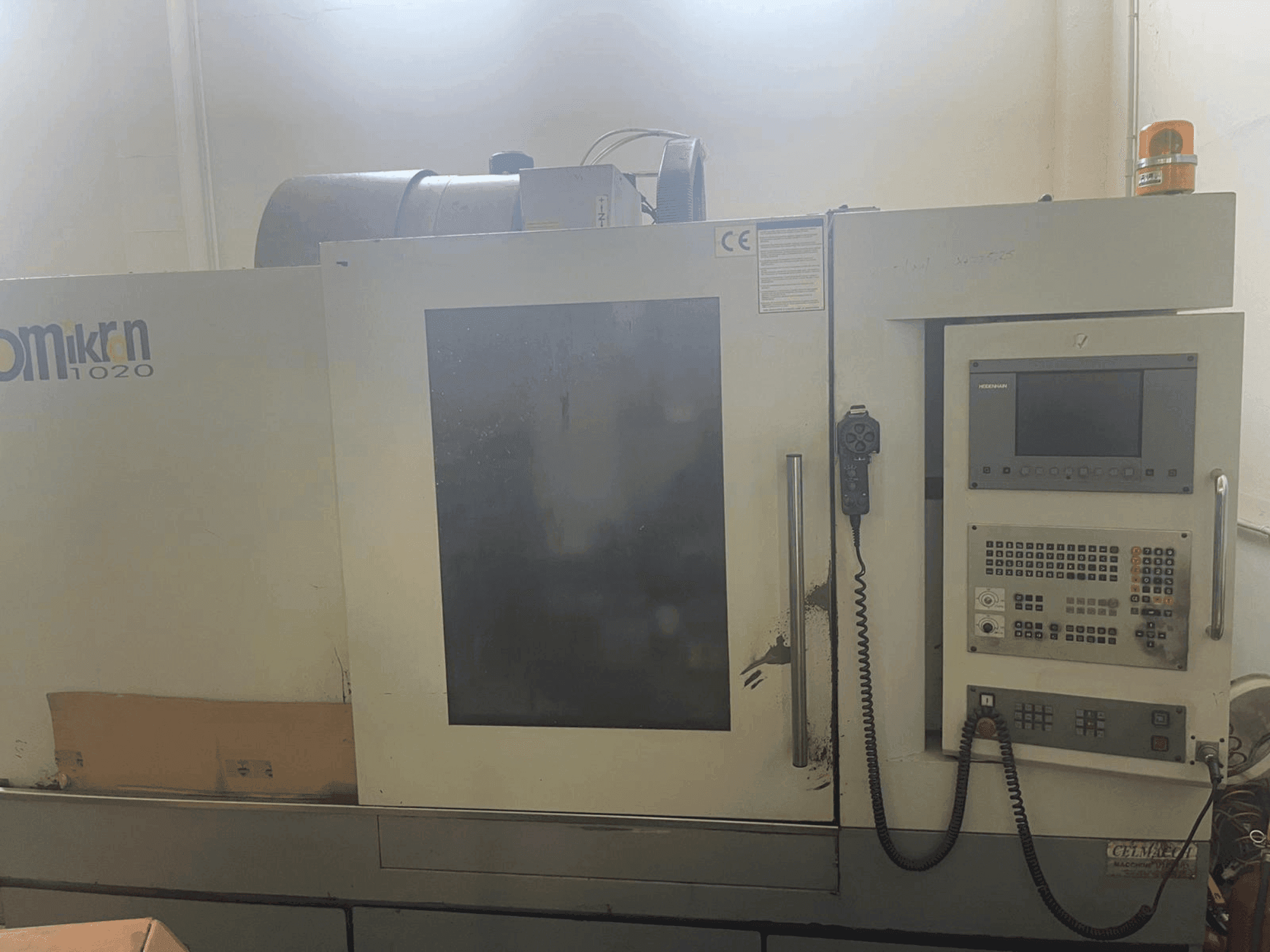 HARTFORD Omikron VMC-1020 A-maskinen framifrån