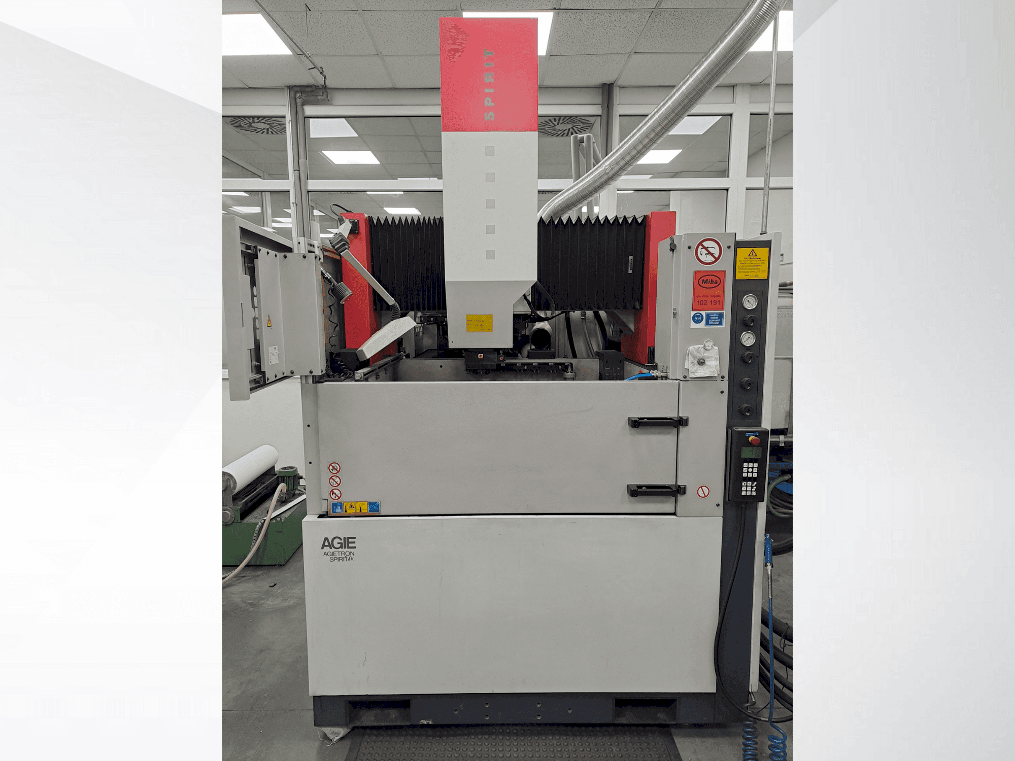 AGIE AGIETRON SPIRIT 4-maskinen framifrån