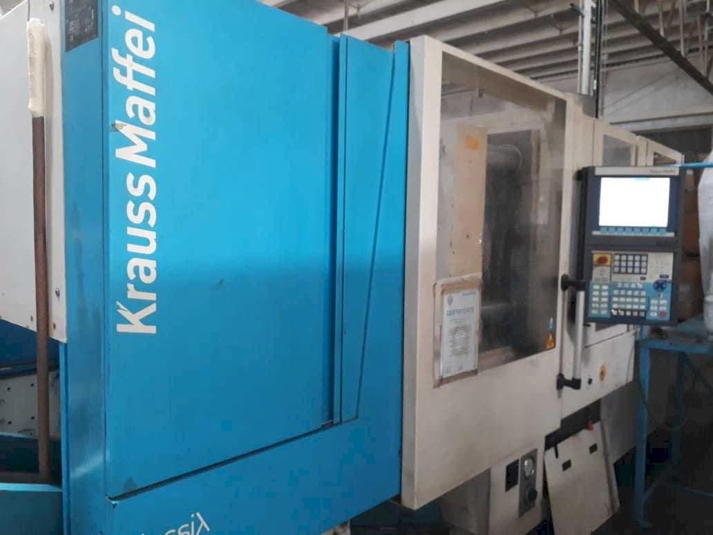 Krauss Maffei 160/750 CX-maskinen framifrån