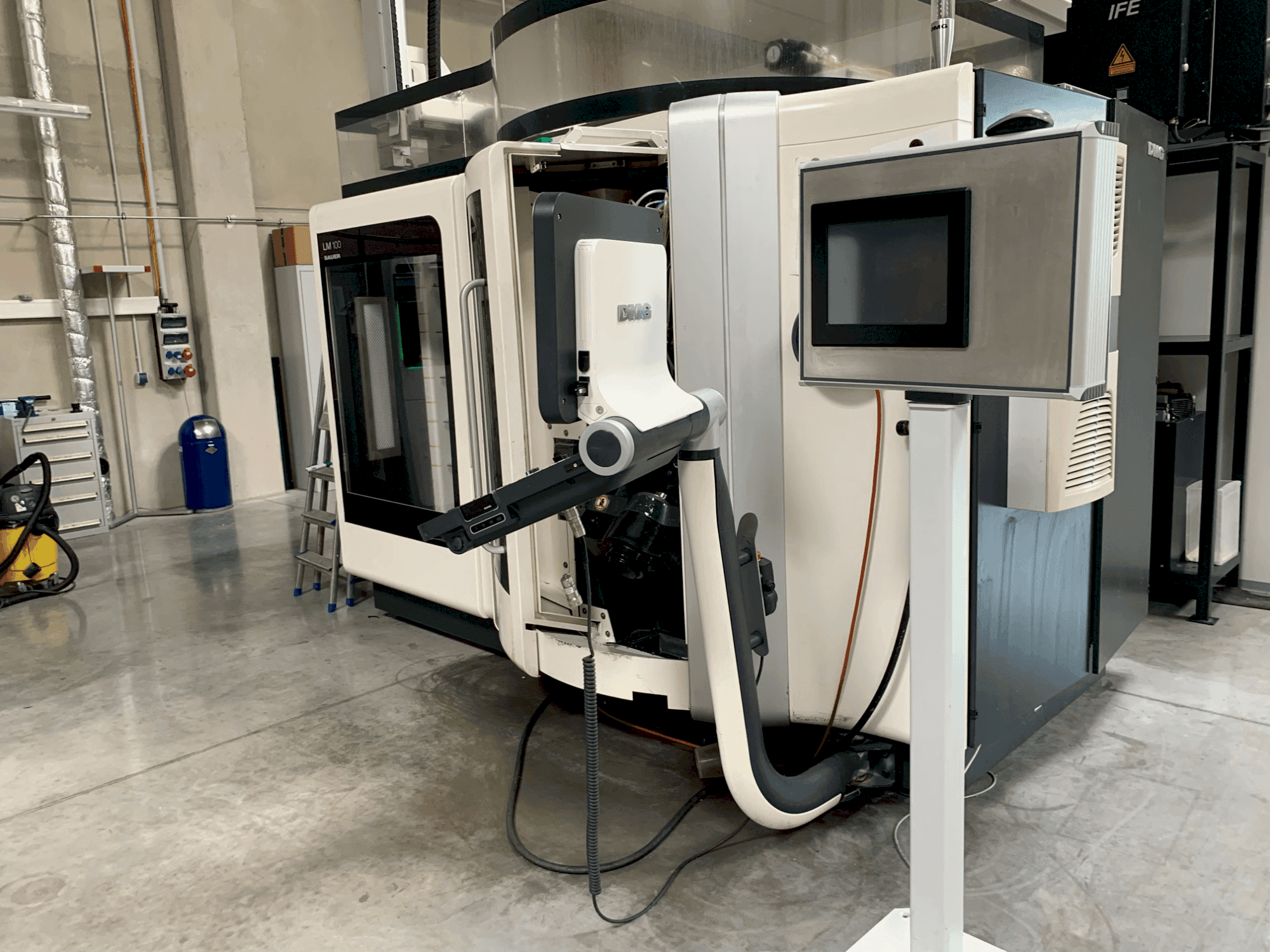 DMG Ultra Sonic 20 linear-maskinen framifrån
