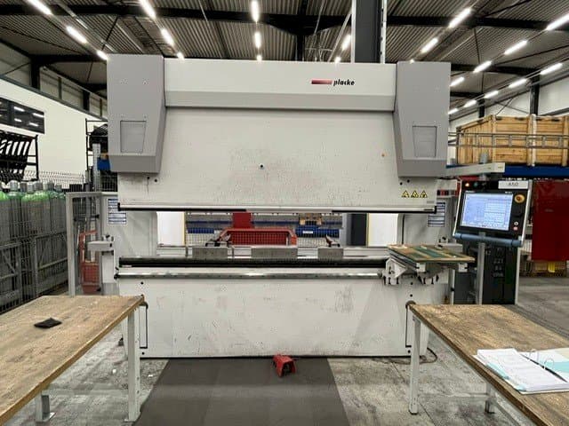 PLACKE HQPB P595-maskinen framifrån