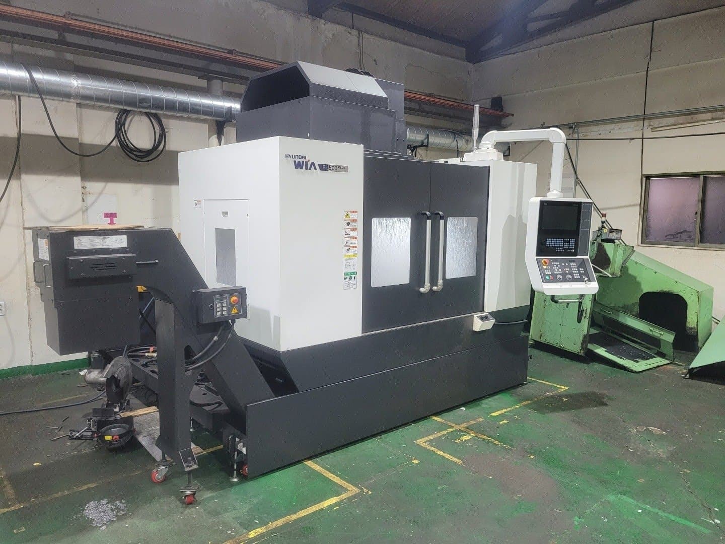 Hyundai Wia F500 PLUS-maskinen framifrån