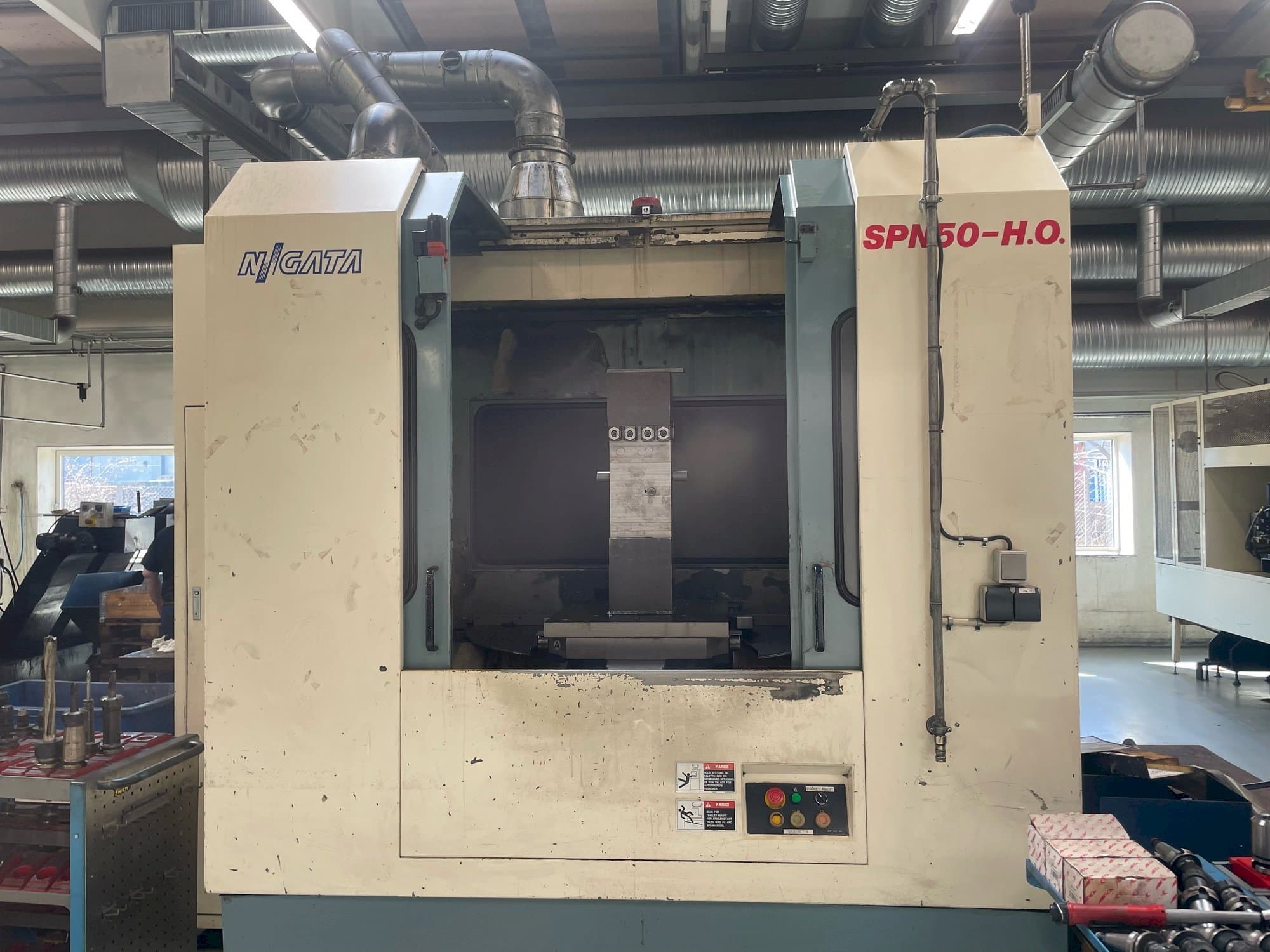 Niigata SPN 50-HO-maskinen framifrån