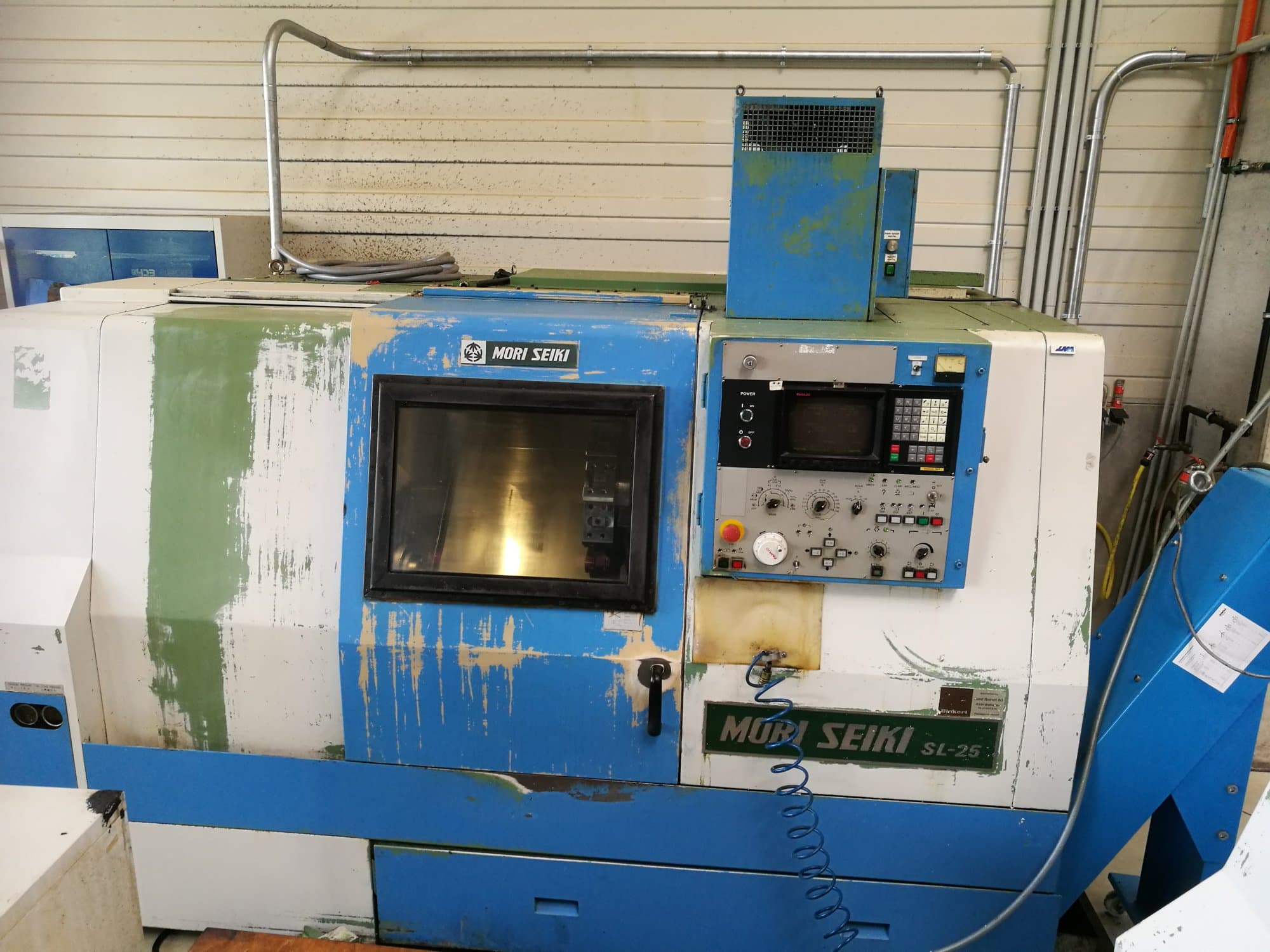 MORI SEIKI-maskinen framifrånSL-25A/500