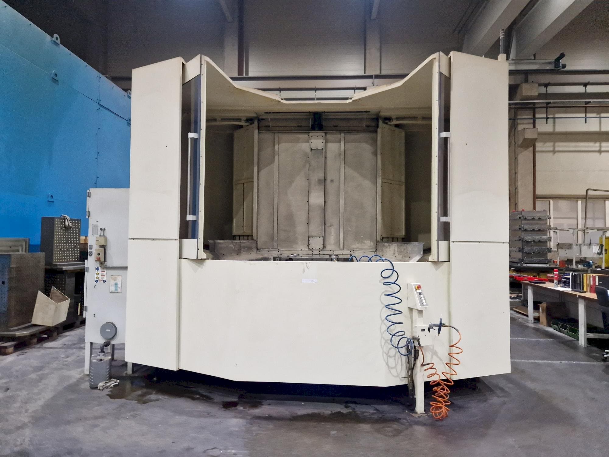 Makino a120nx-maskinen framifrån