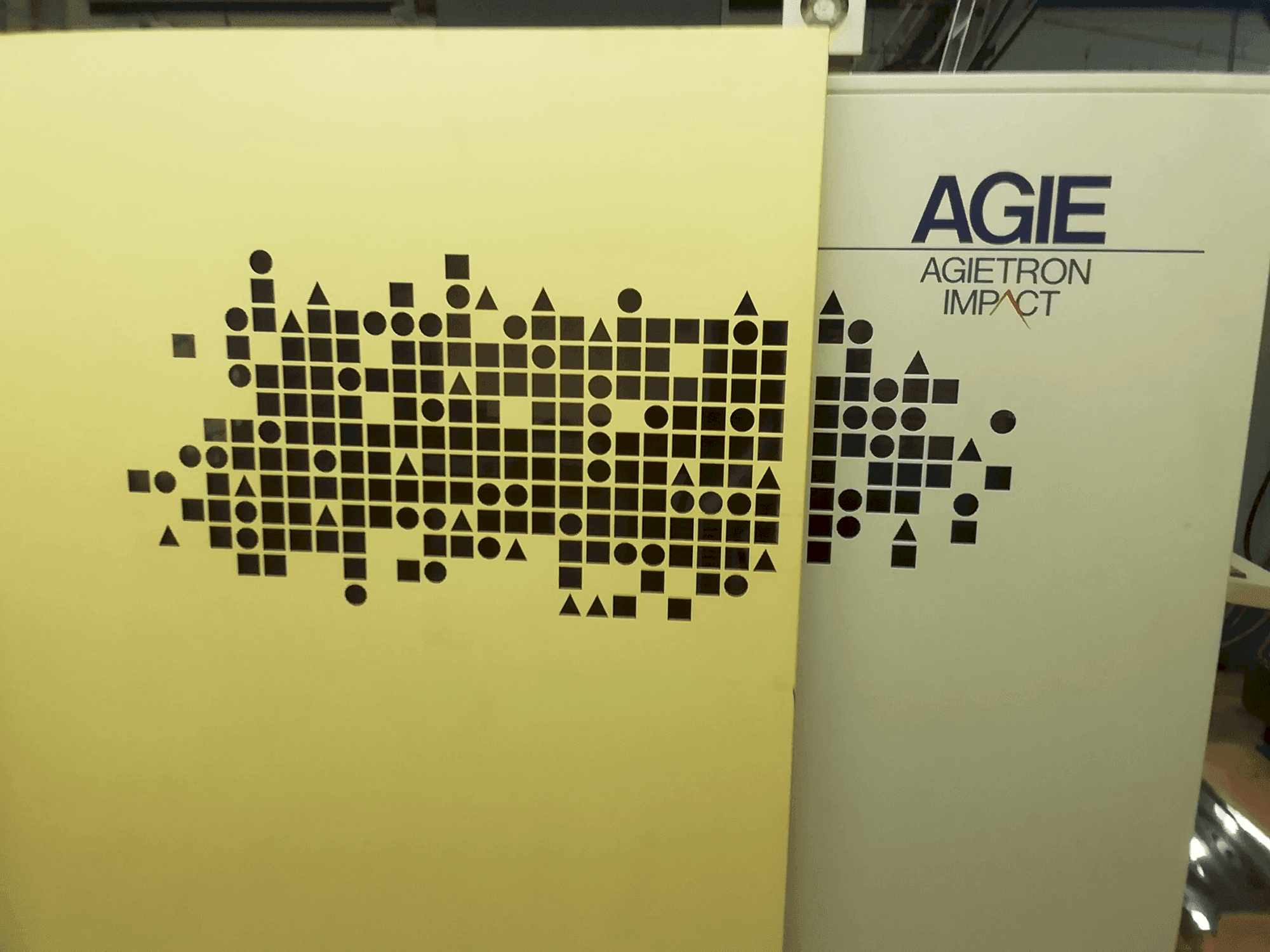 AGIE Agierten Impact 2-maskinen framifrån