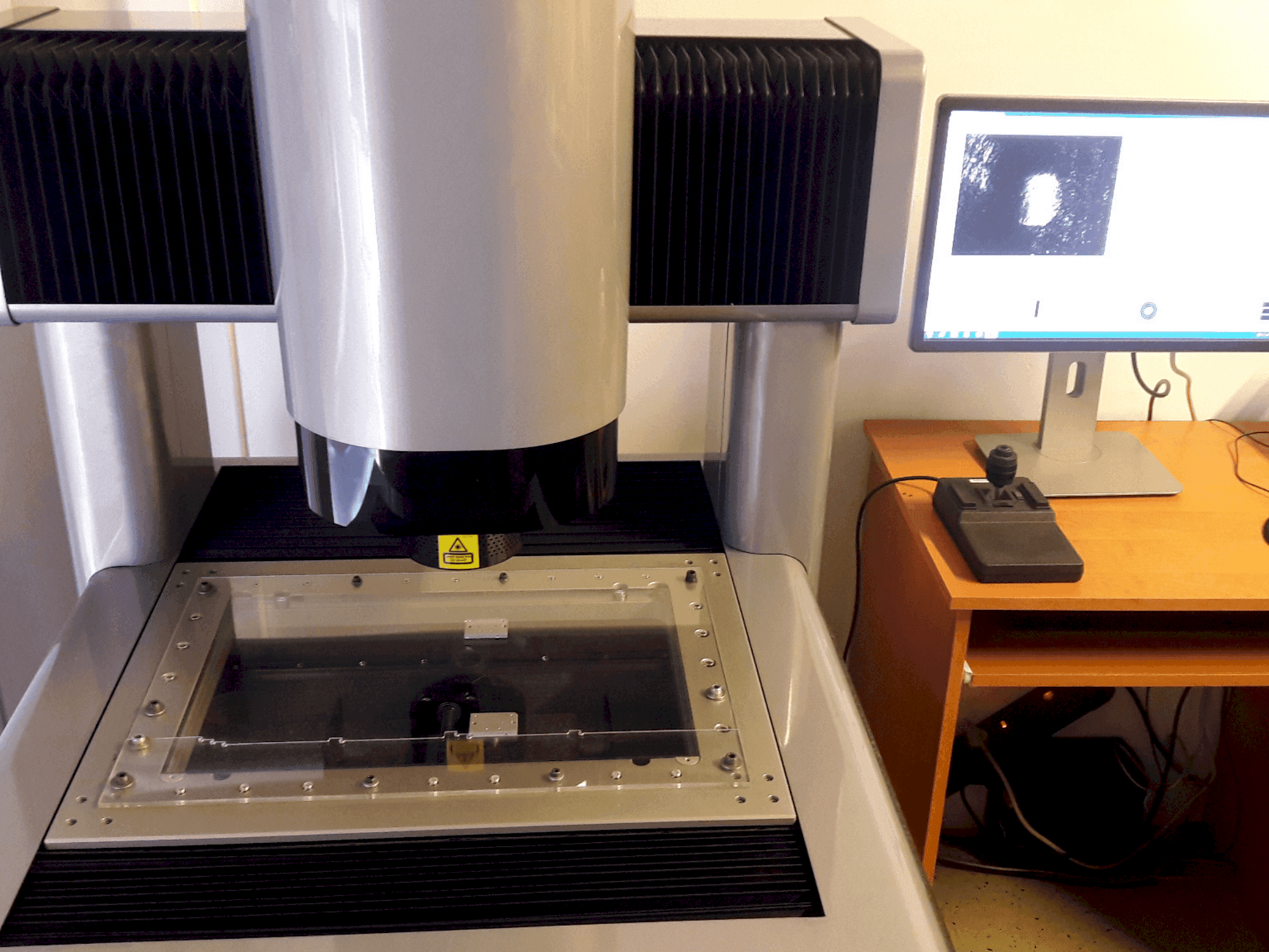 SCHUT DeMeet-400-maskinen framifrån