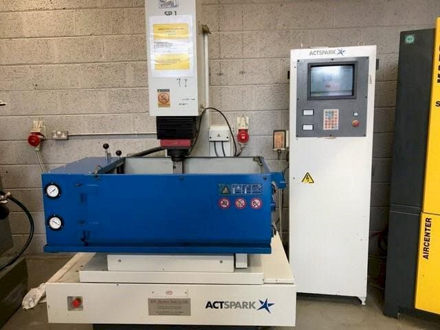 AGIE ActSpark SP-1-maskinen framifrån