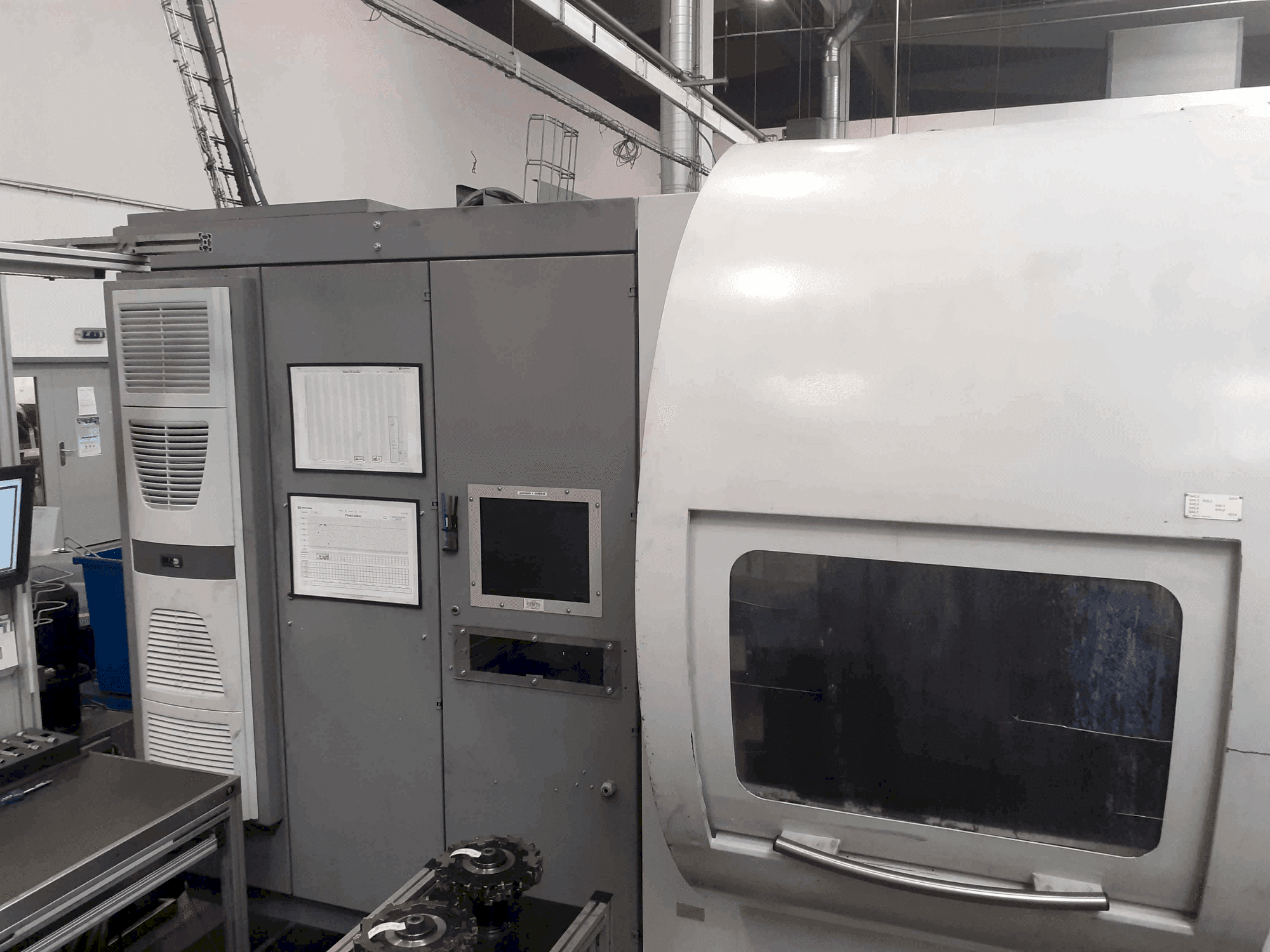 DECKEL MAHO DMC 80 H-maskinen framifrån