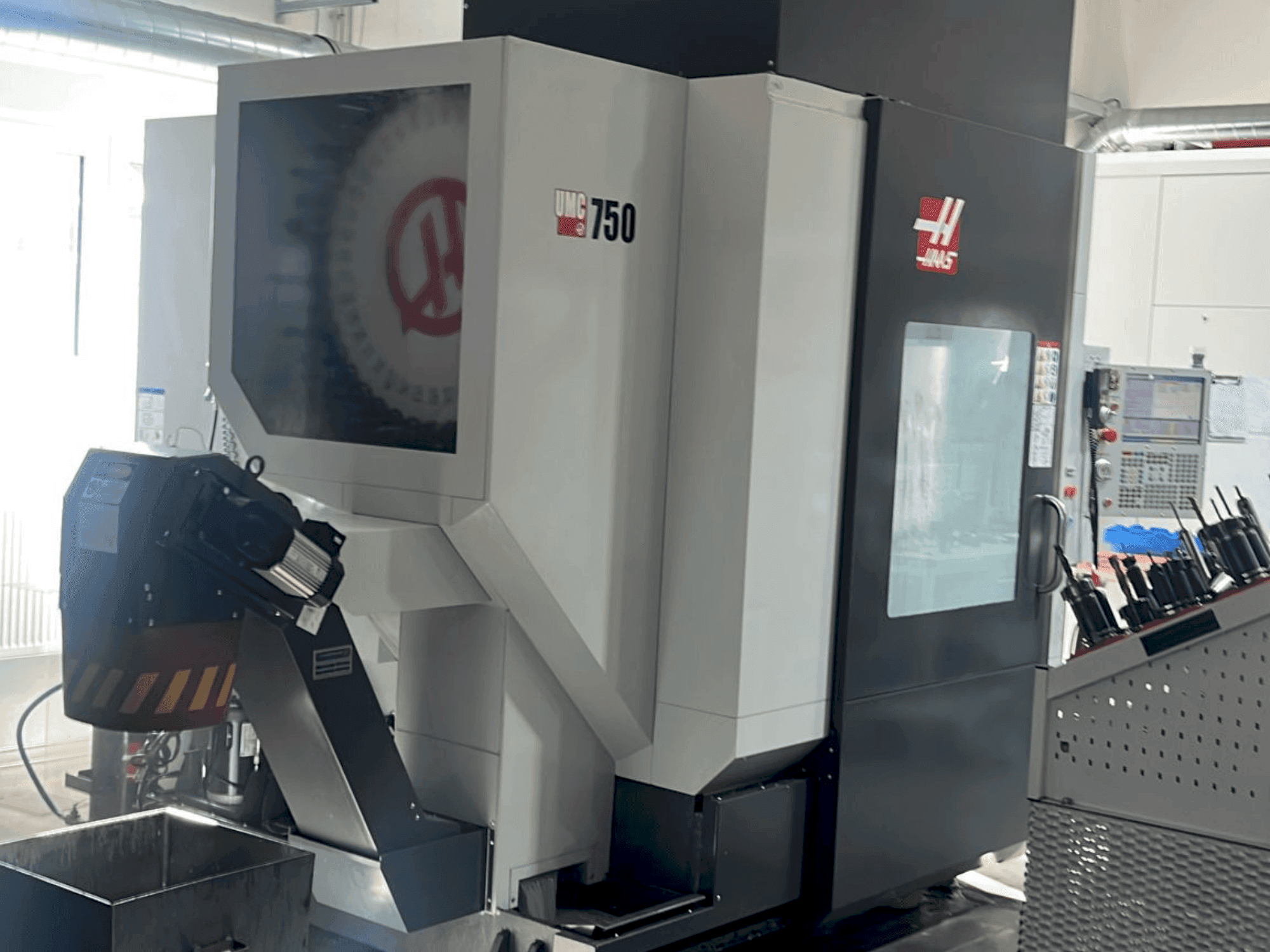 HAAS UMC-750-maskinen framifrån