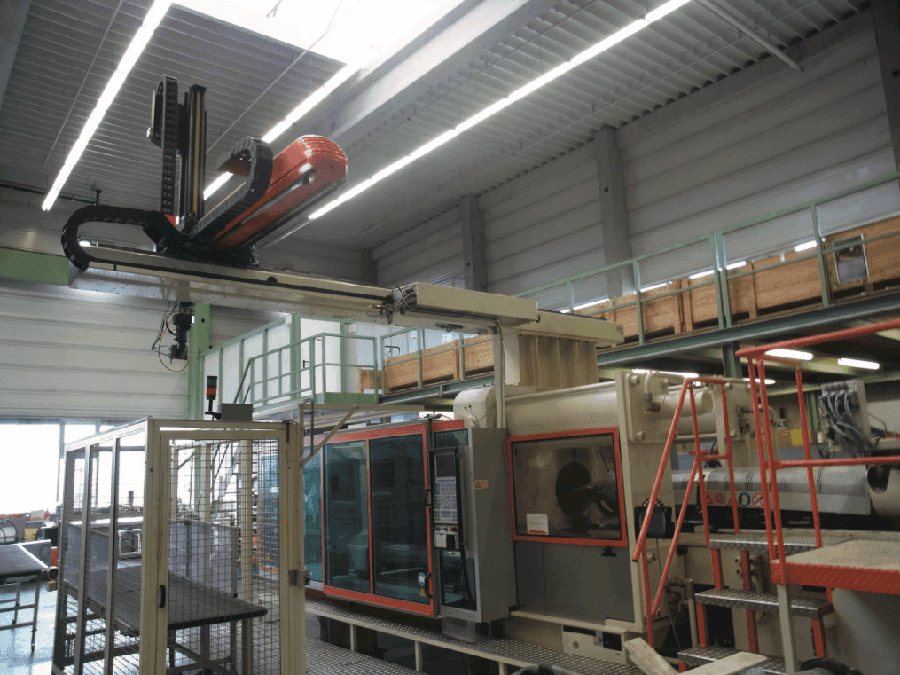 Krauss Maffei 650-6100 CM-maskinen framifrån