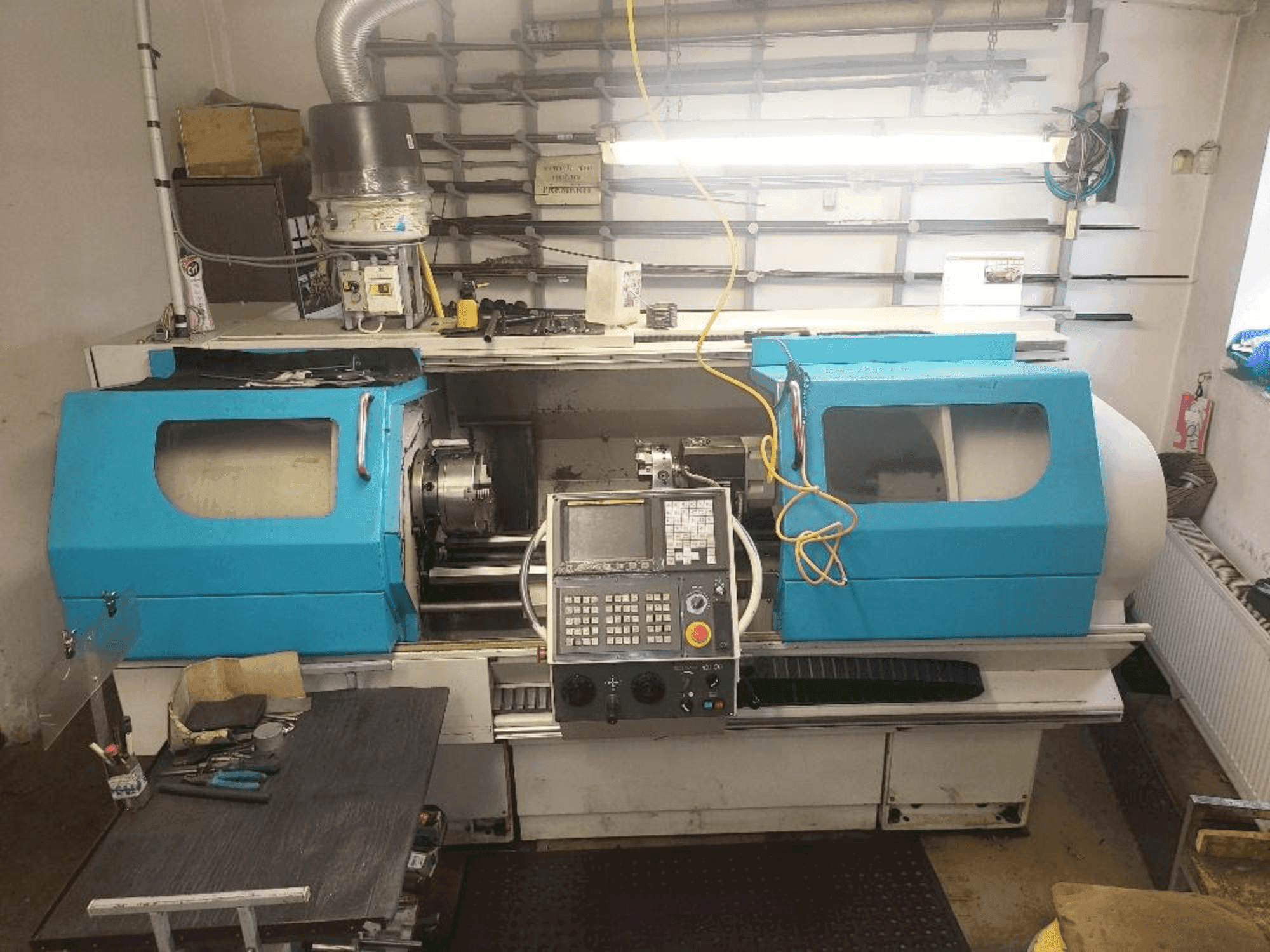 600 Lathes Multiturn 2000-maskinen framifrån