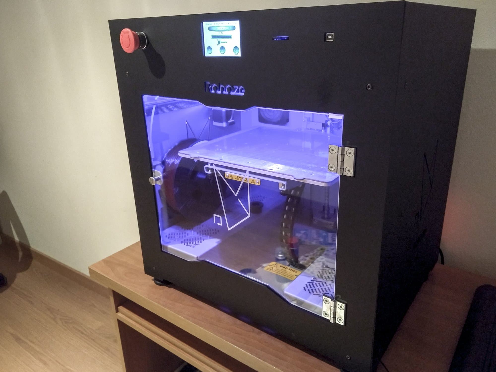 Roboze-maskinen sedd från högerOne