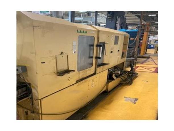 TAJMAC-ZPS SAL 100/4-maskinen sedd från vänster sida