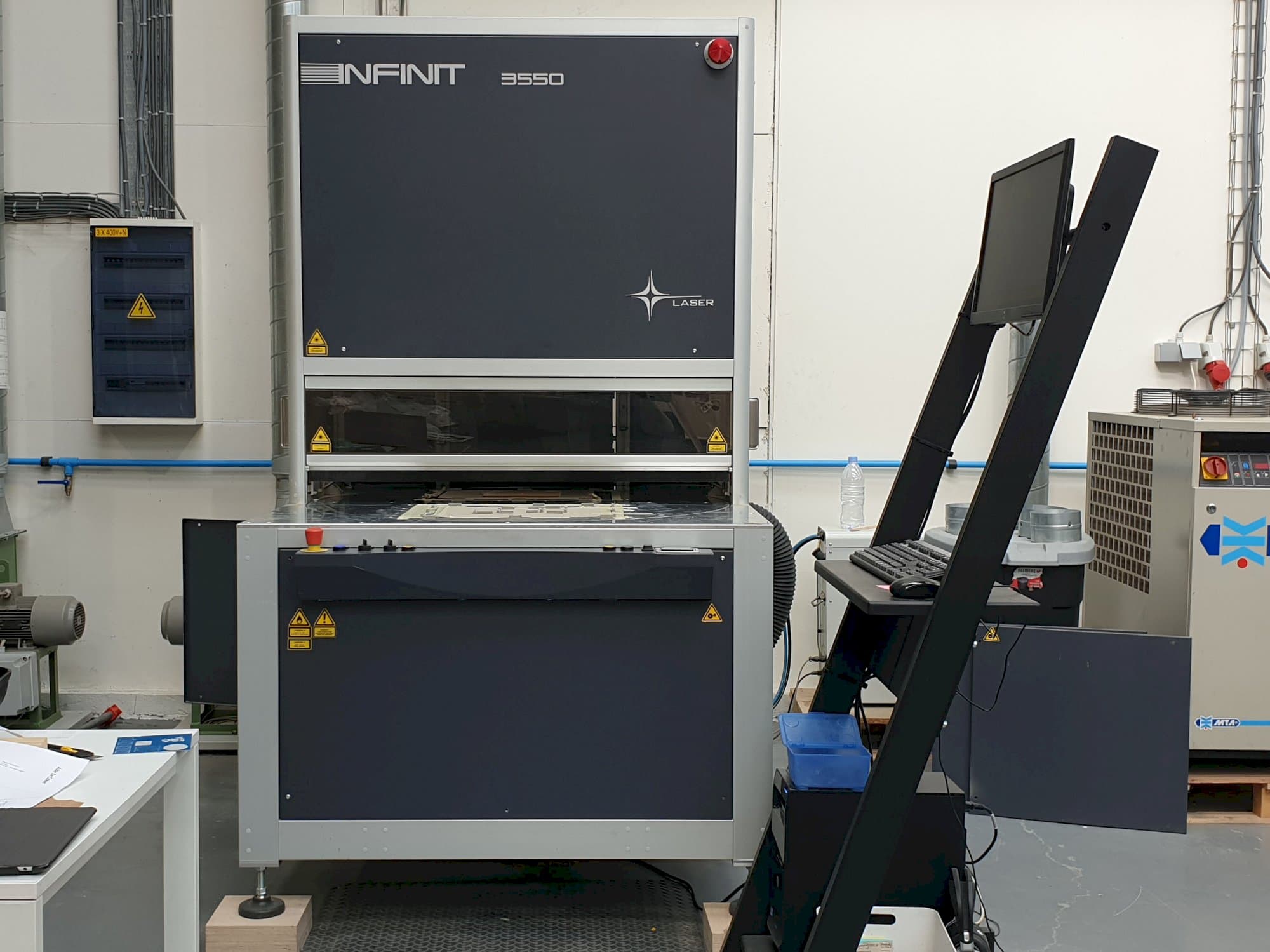 SEI Laser-maskinen framifrånINFINITY 3550