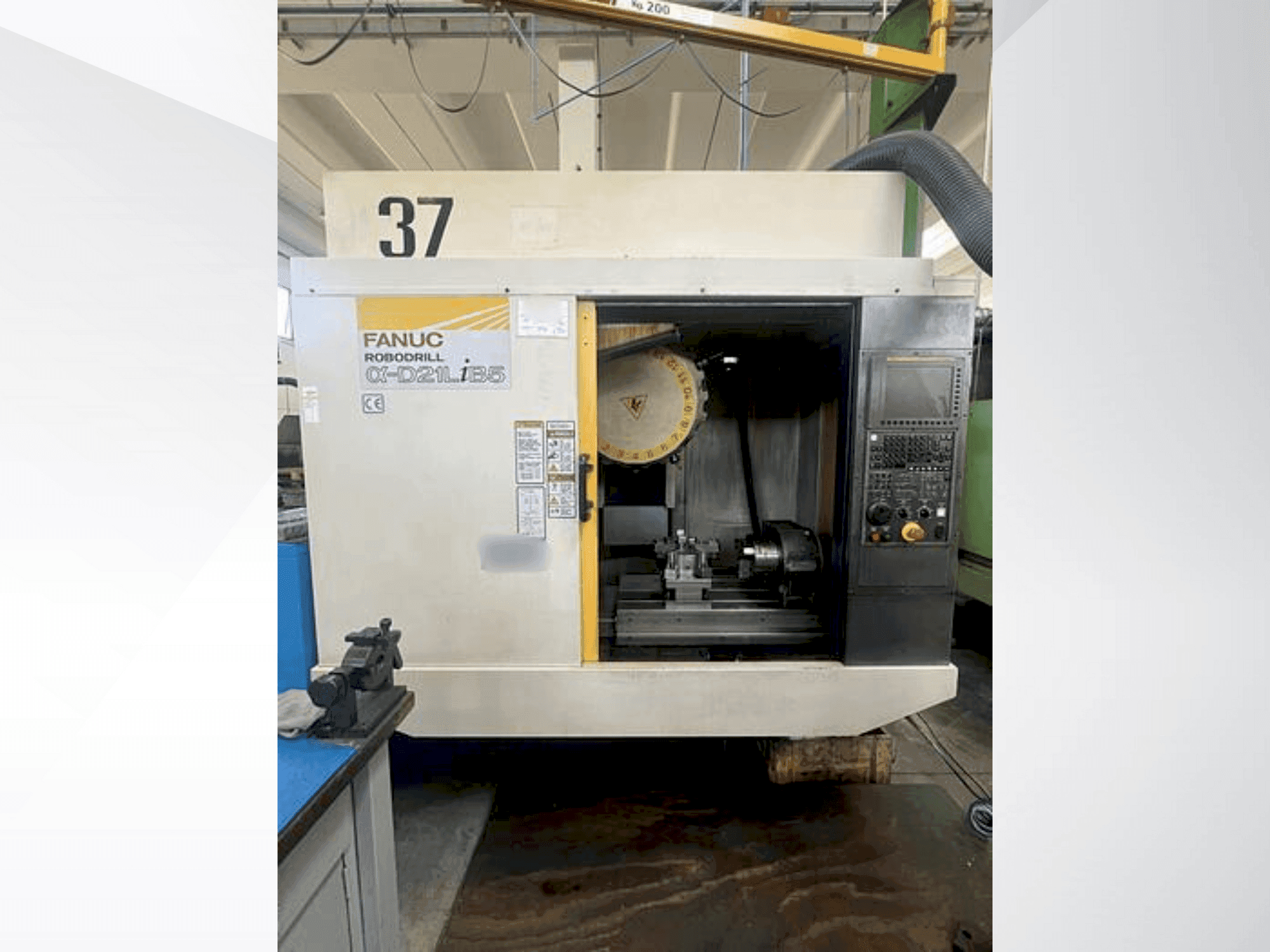 FANUC Robodrill Alpha-D21LiB5-maskinen framifrån