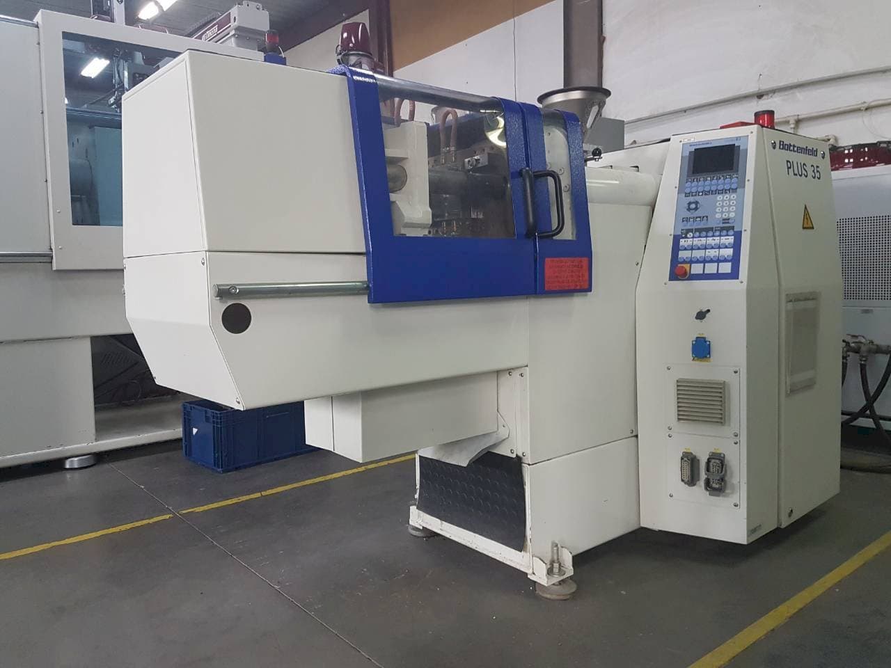 Battenfeld PLUS 35/75-maskinen framifrån