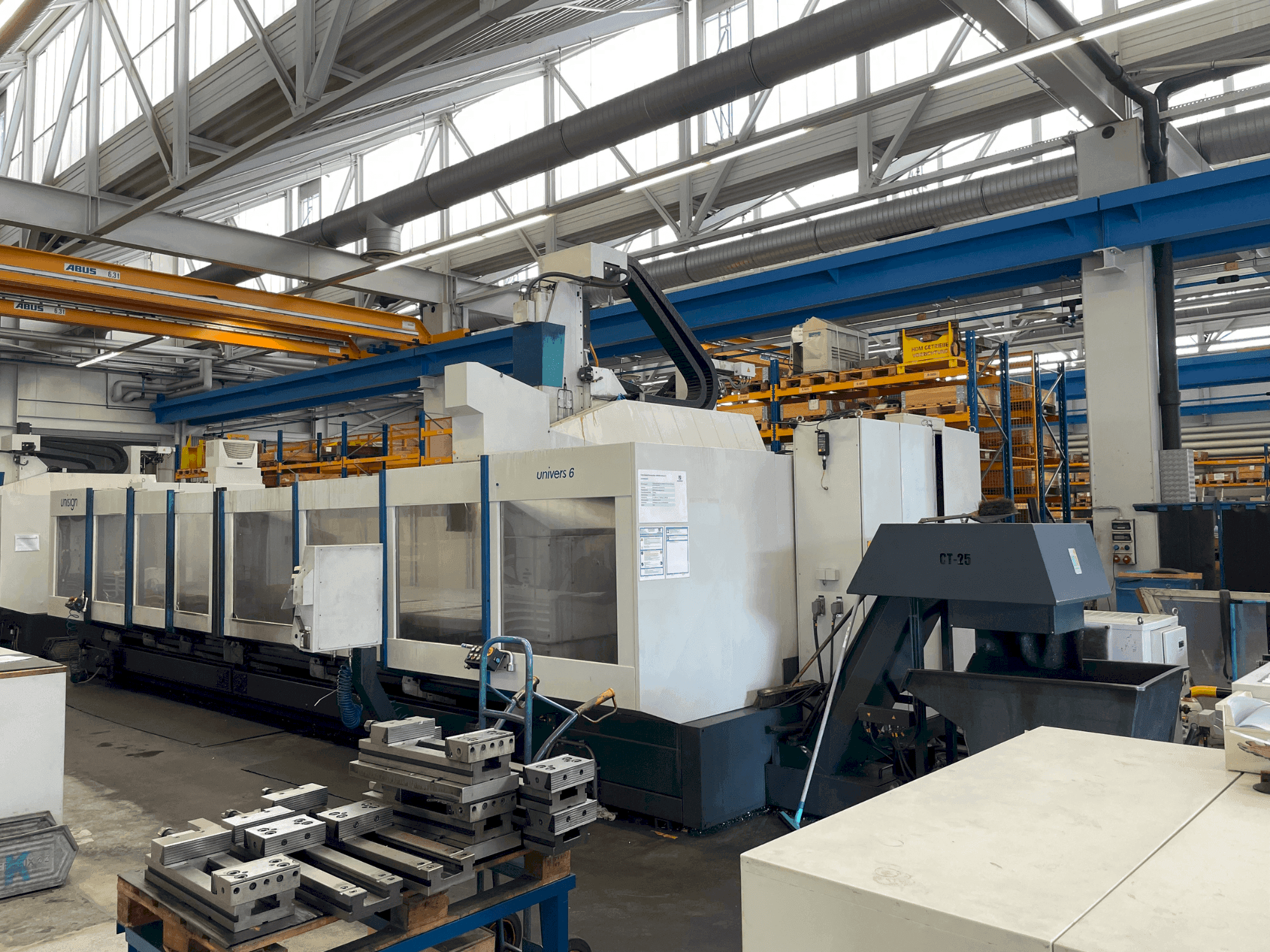 Unisign UNIVERS 6-maskinen framifrån