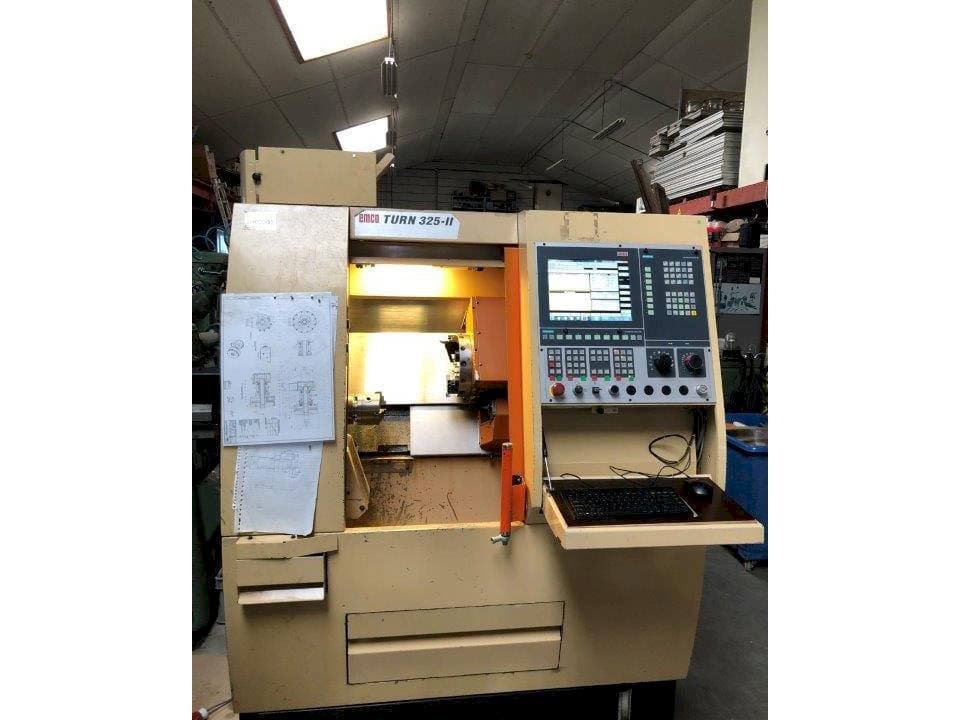 EMCO TURN 325-II-maskinen framifrån