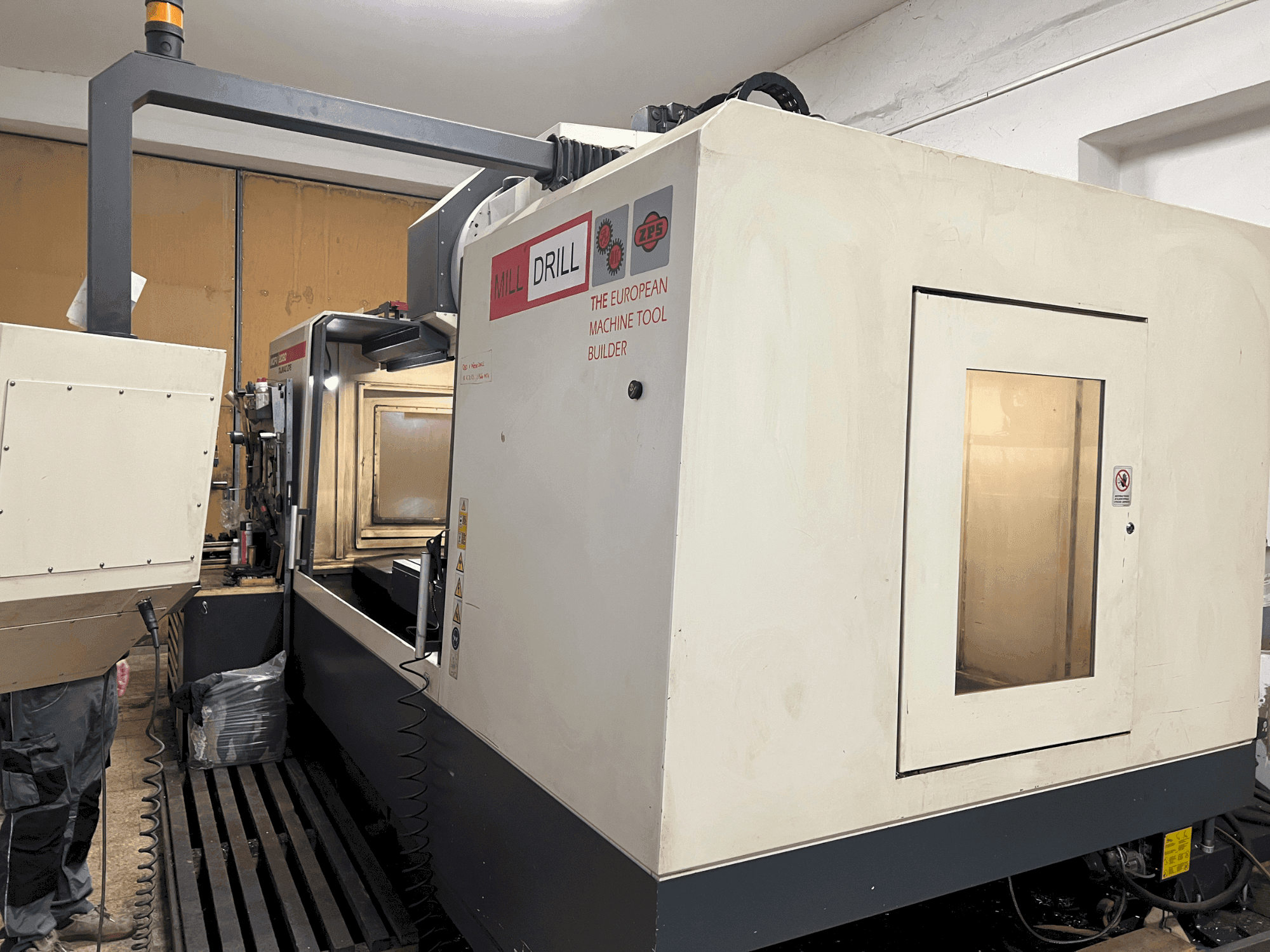 TAJMAC-ZPS MCFV 2080-maskinen framifrån