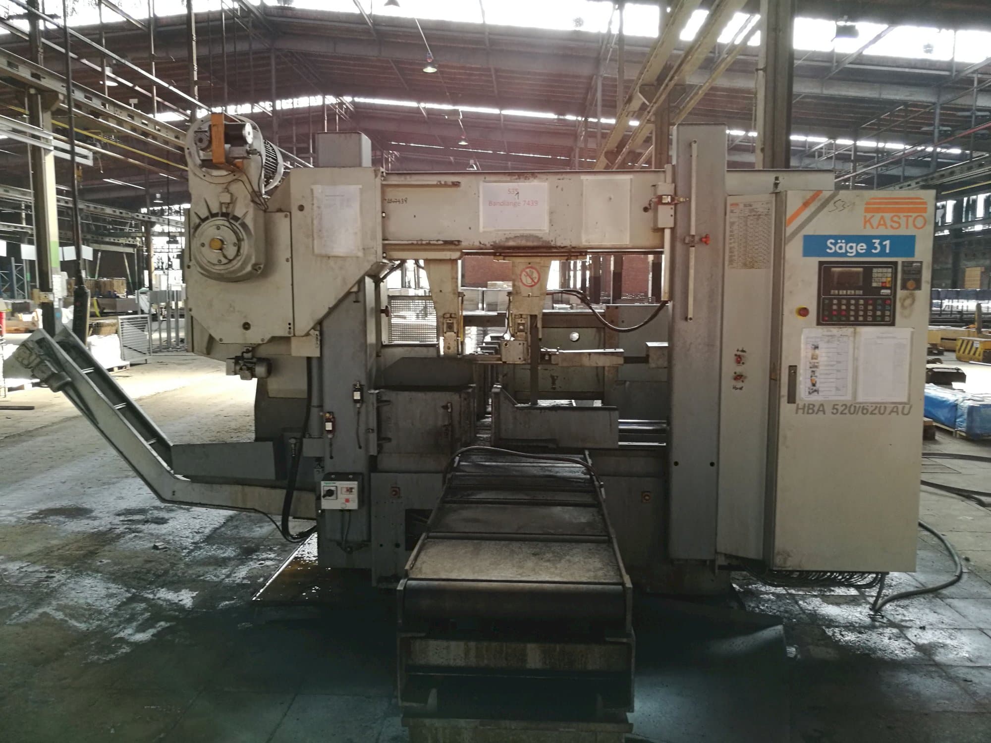 KASTO-maskinen framifrånHBA 520/620 AU