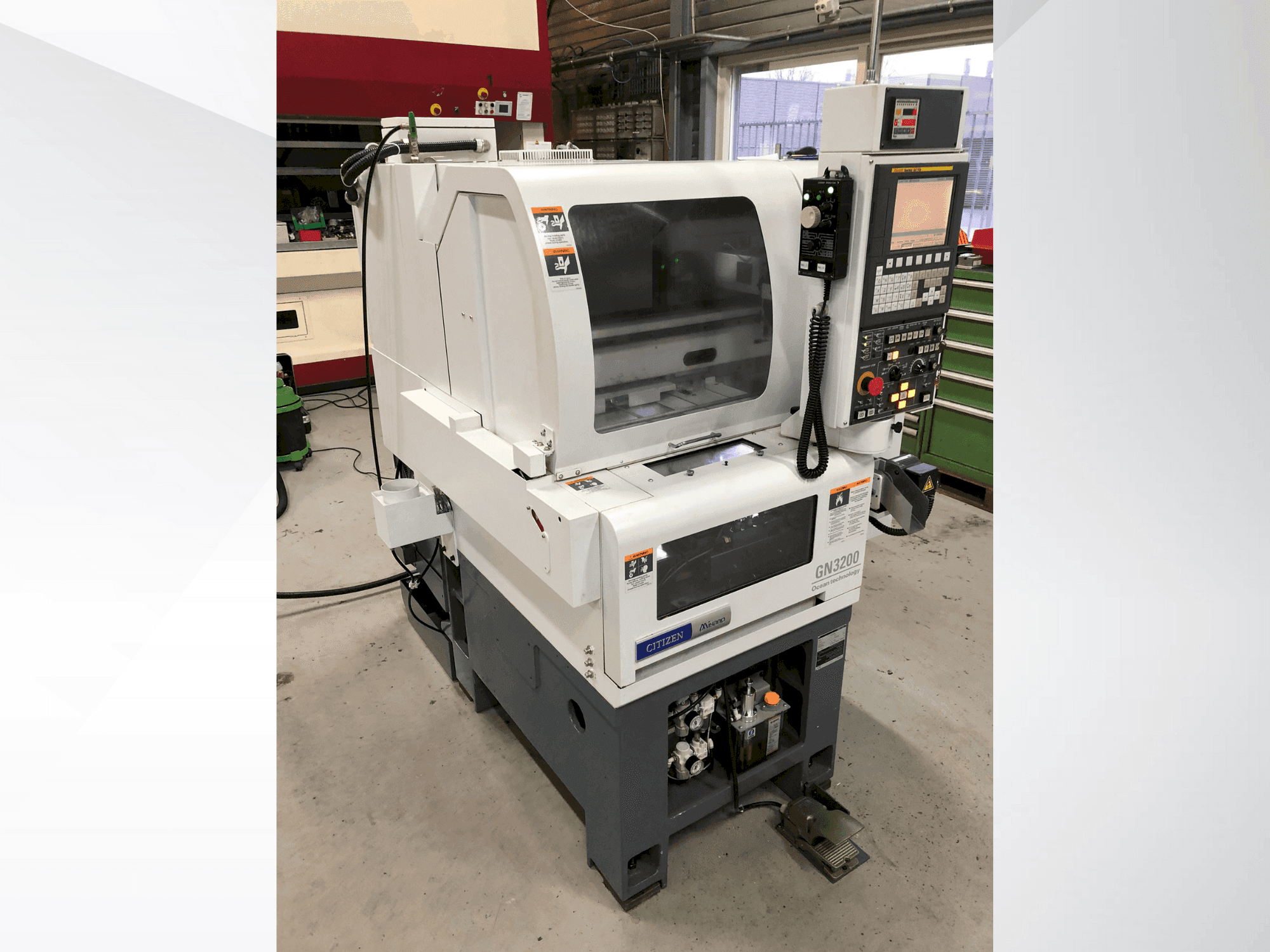 Citizen Miyano GN-3200-maskinen framifrån