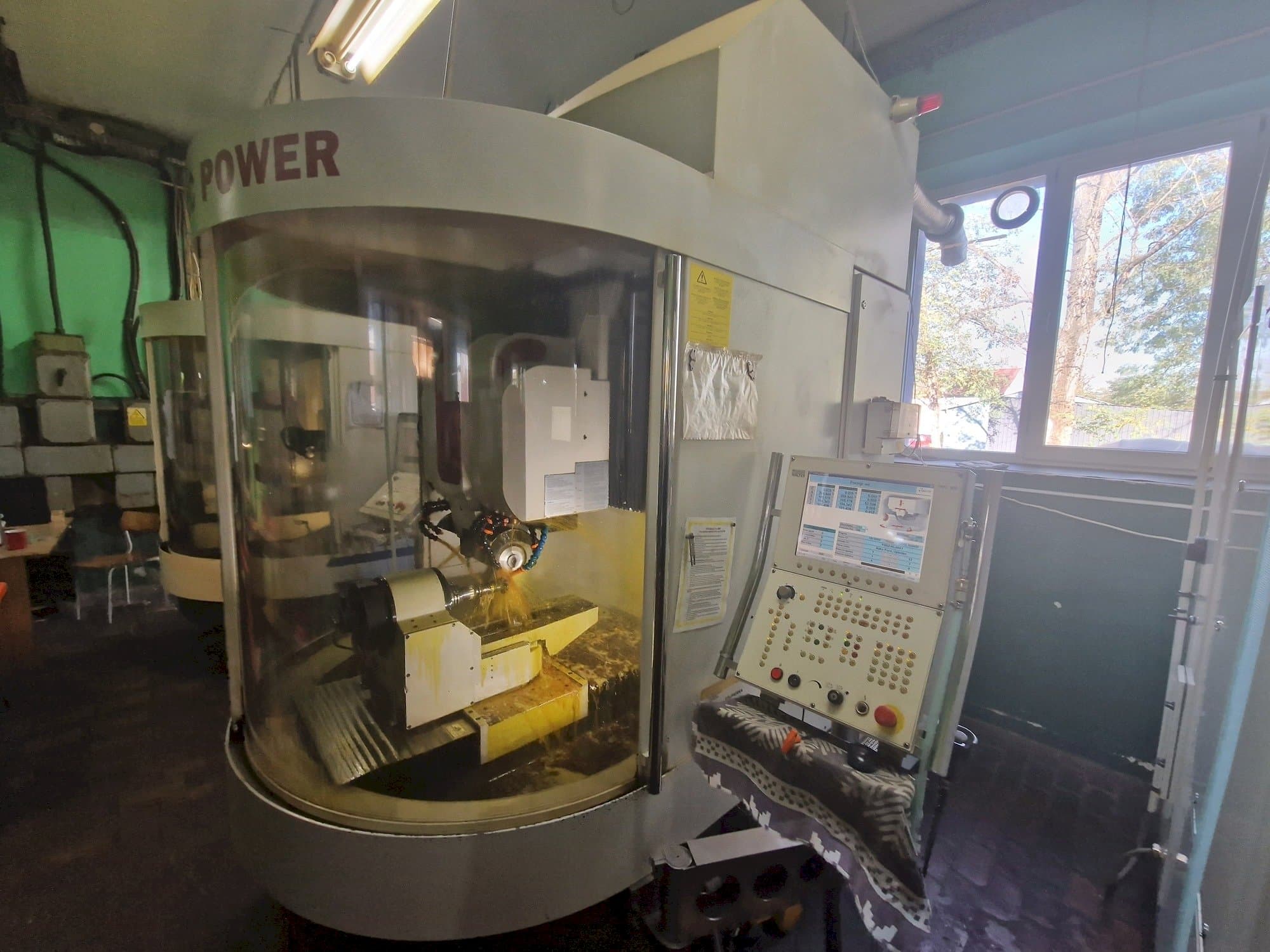 WALTER Helitronic Power-maskinen framifrån