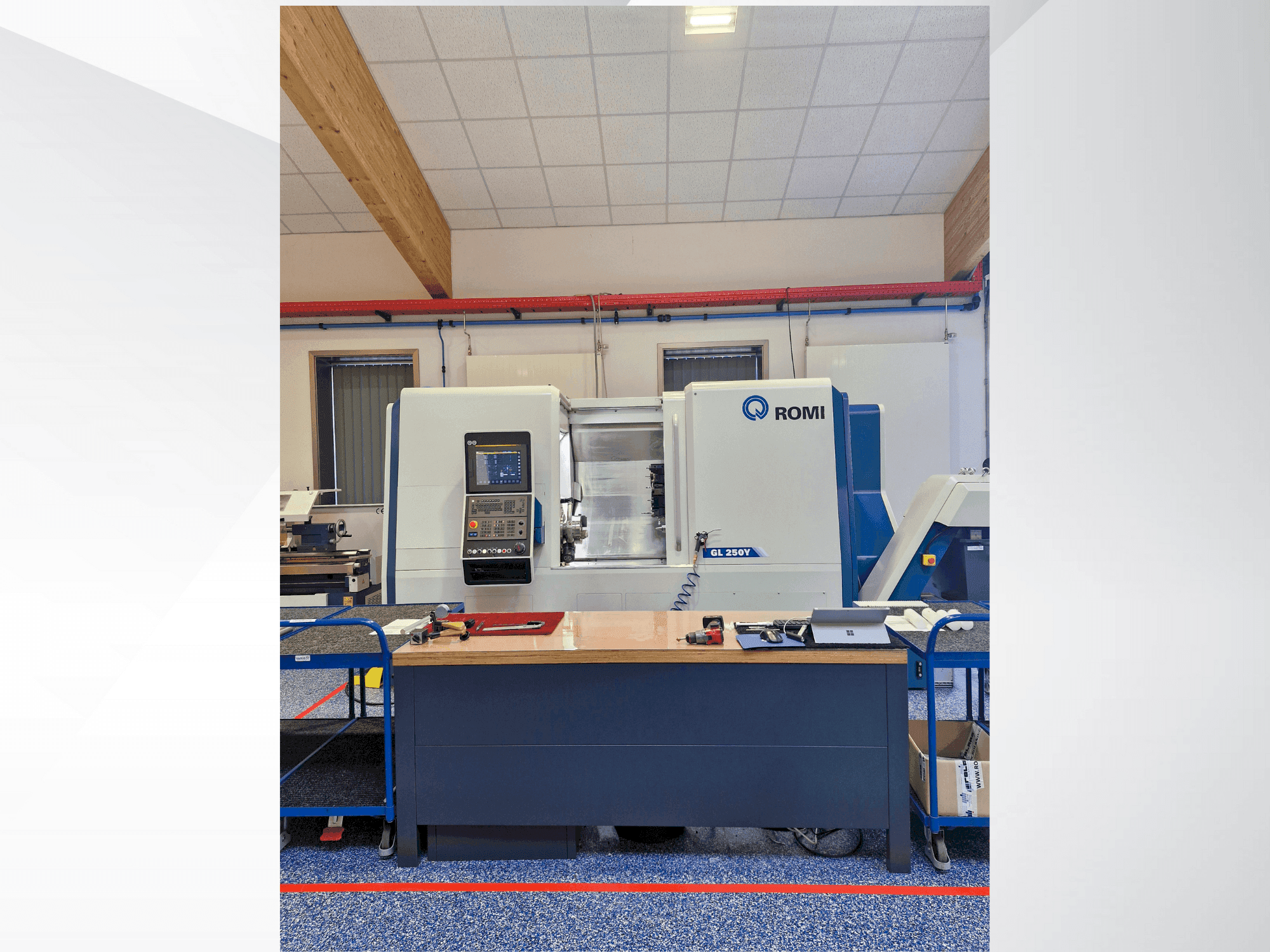 Romi GL 250-maskinen framifrån