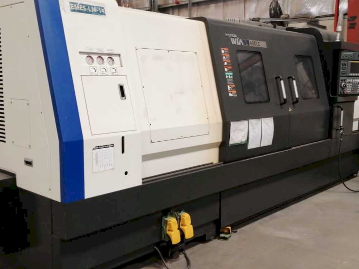 Hyundai Wia L400LC-maskinen framifrån