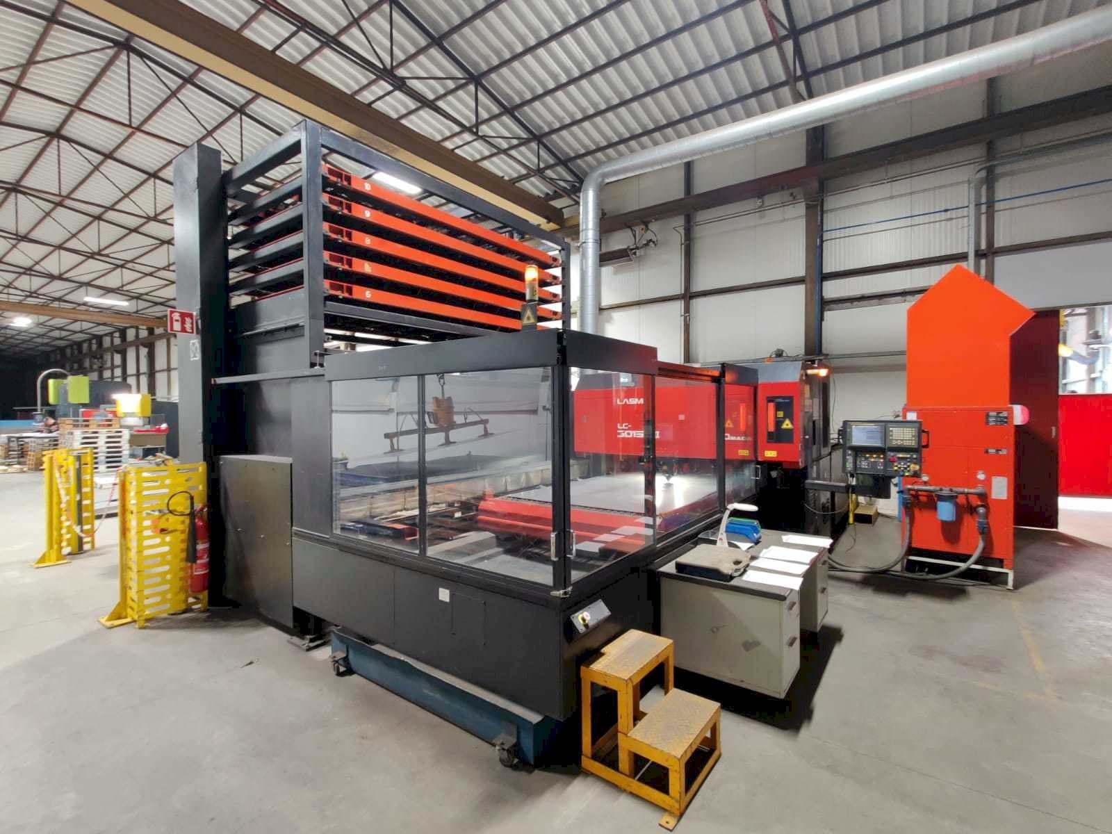 AMADA LC3015B3EU-maskinen framifrån