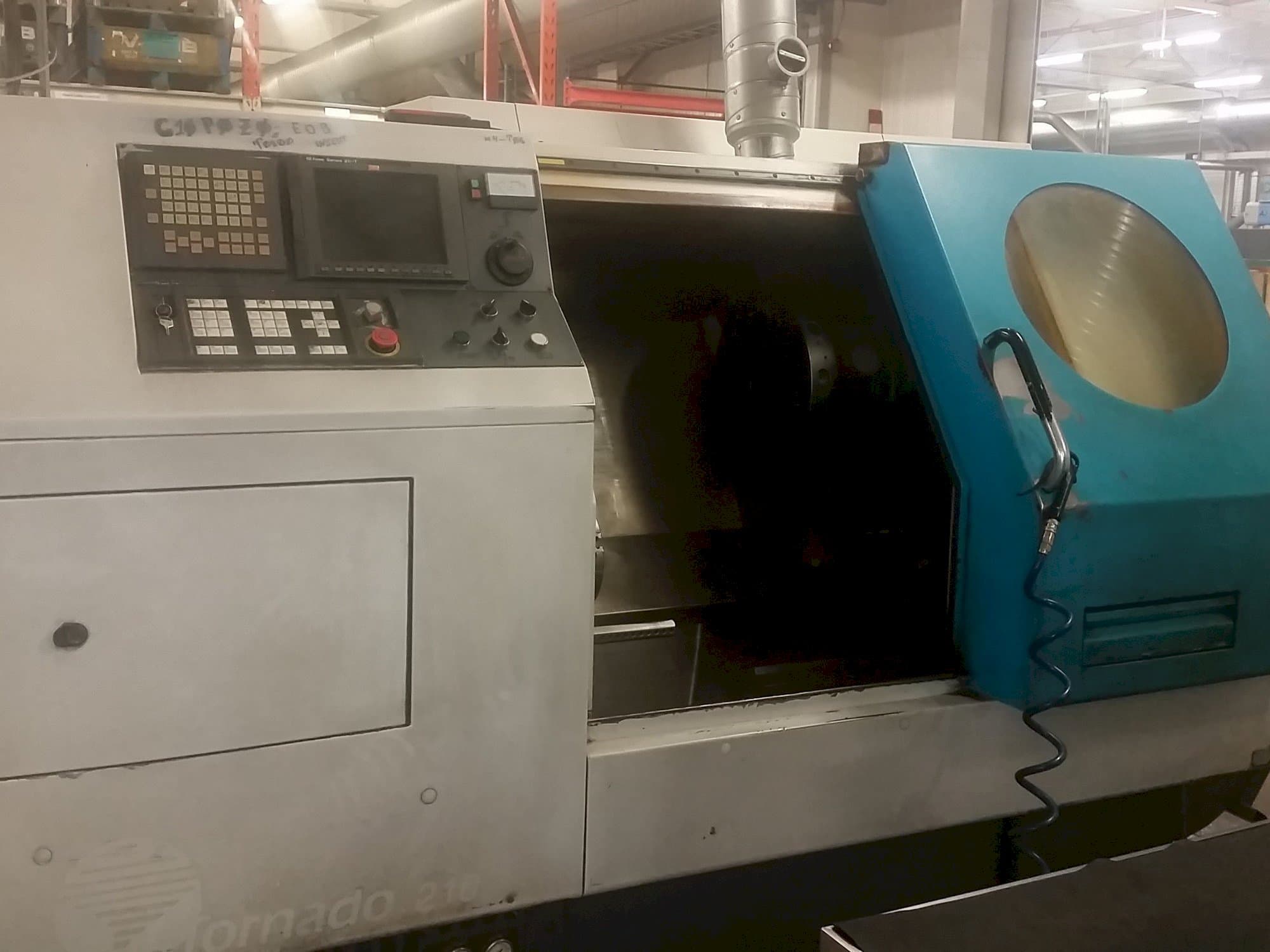 600 Lathes Tornado 210-maskinen framifrån
