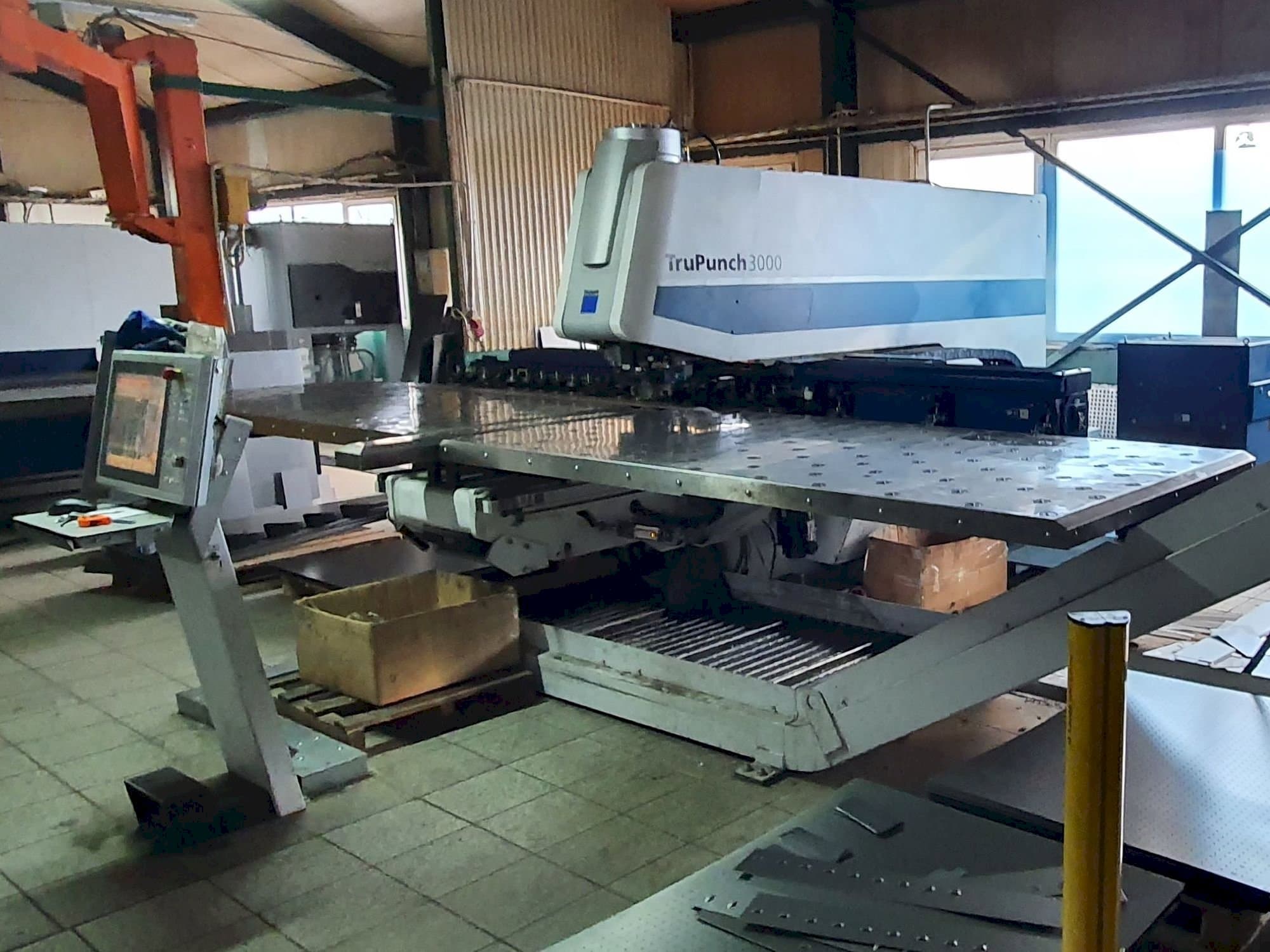 Trumpf TruPunch 3000 S11-maskinen framifrån