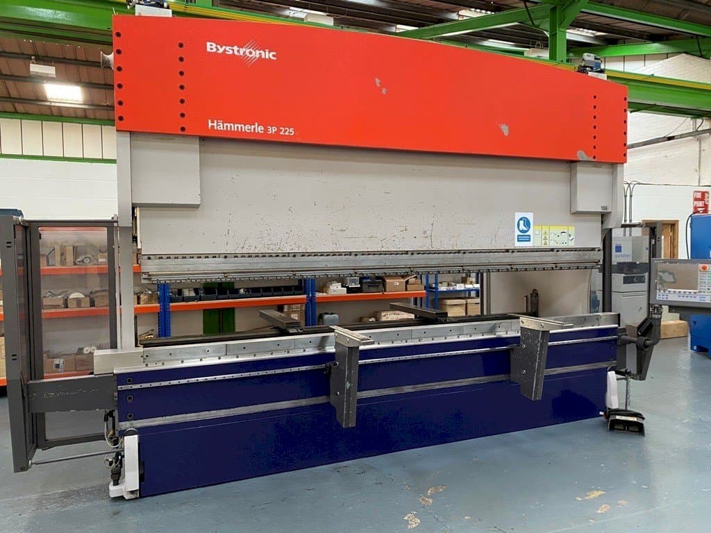 Bystronic Hammerle 225/4100 3P-maskinen framifrån