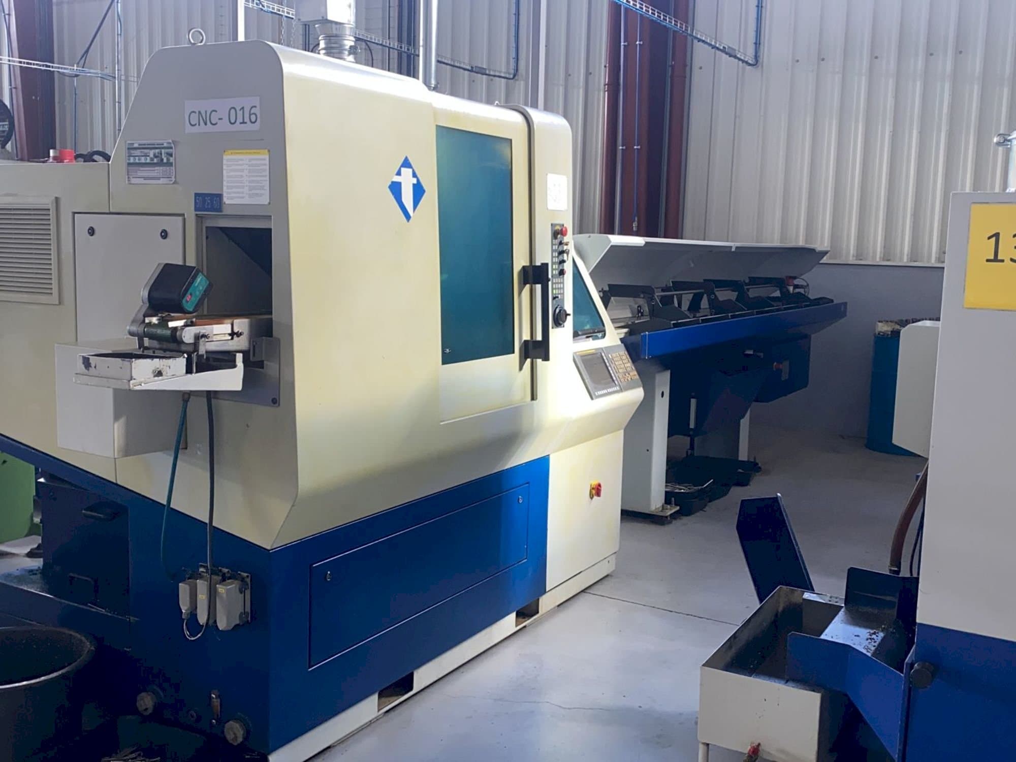 Tornos DECO 20S-maskinen framifrån