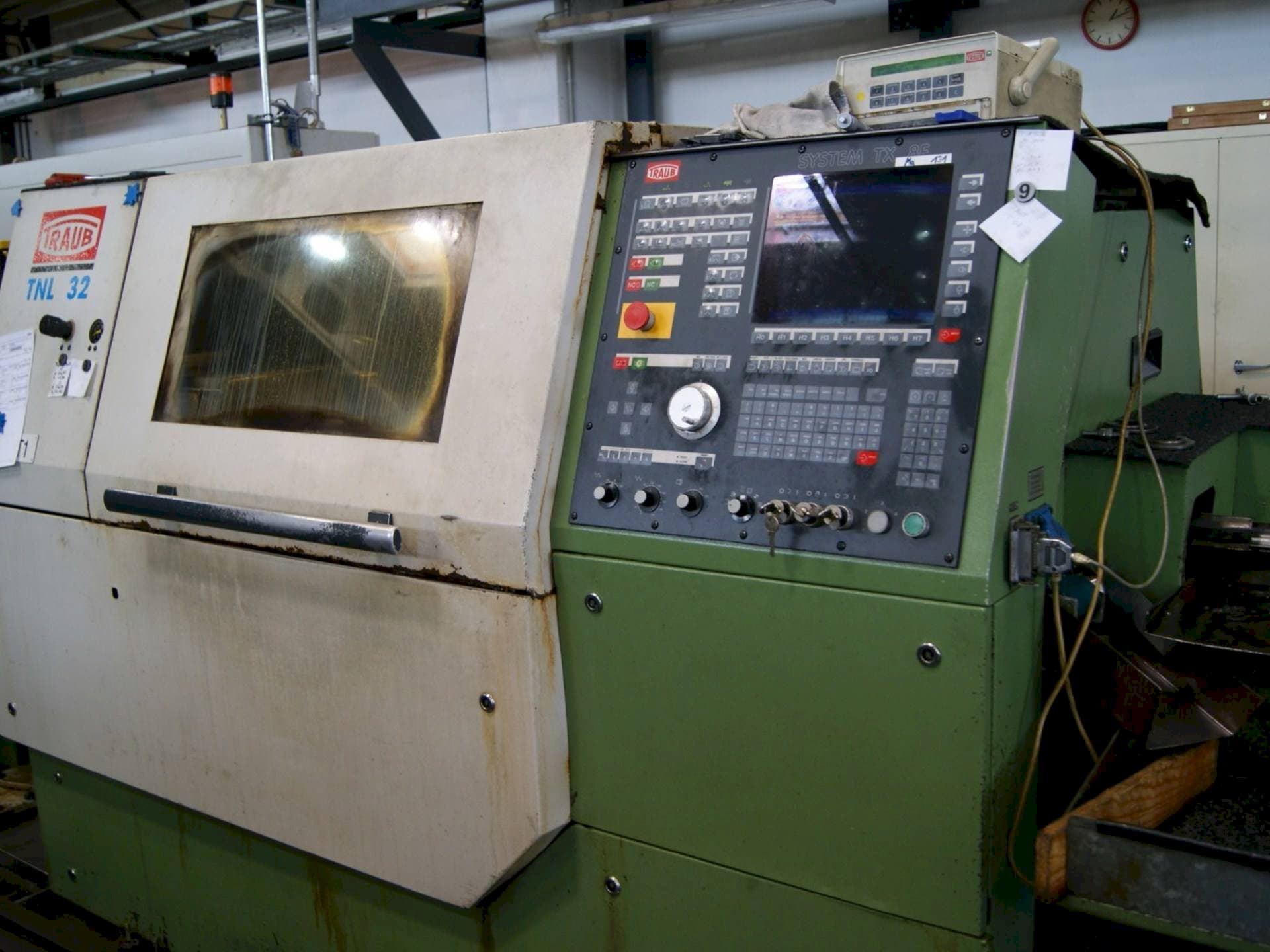 TRAUB TNL 32G-maskinen framifrån