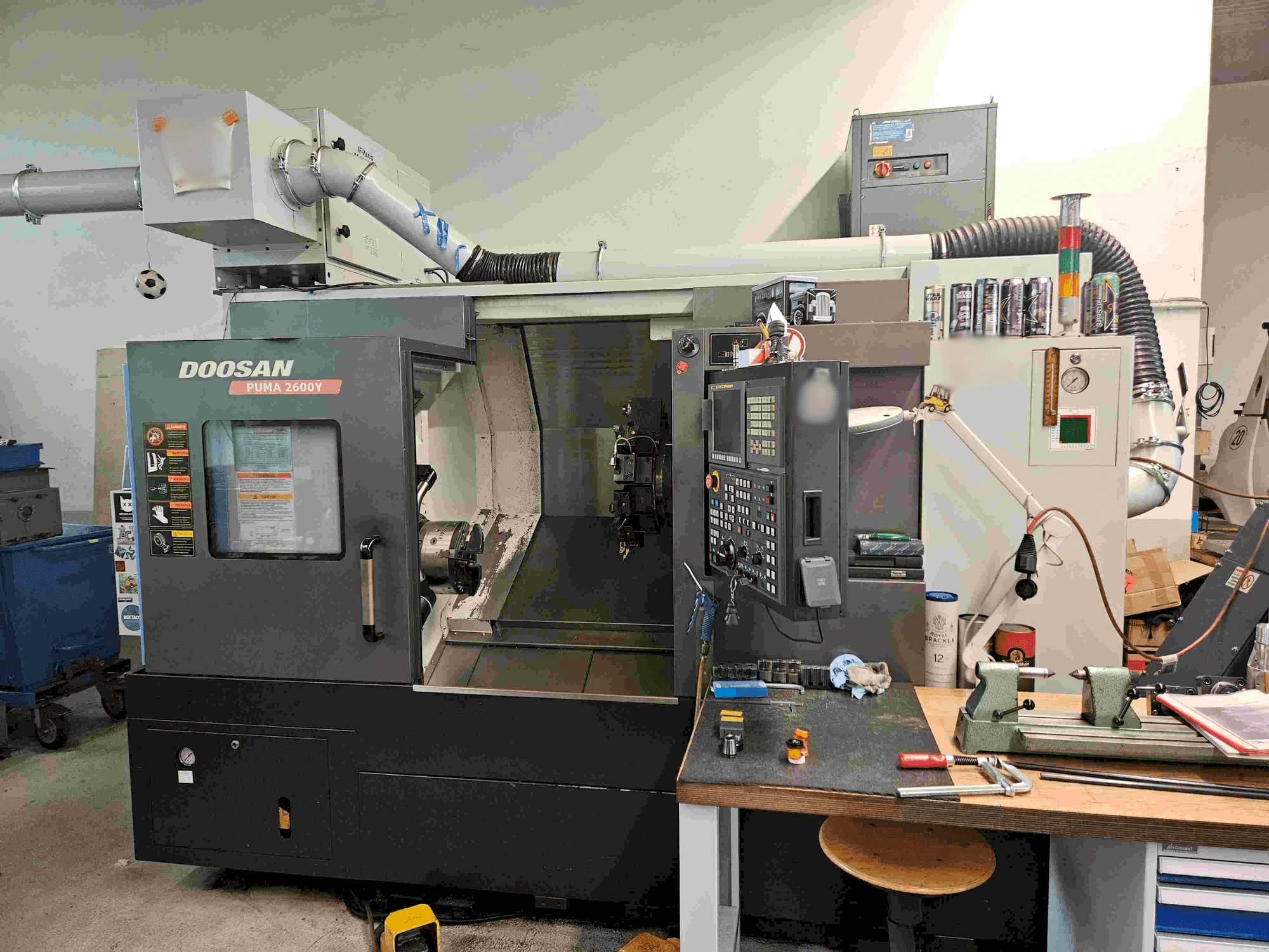 DOOSAN PUMA 2600Y-maskinen framifrån