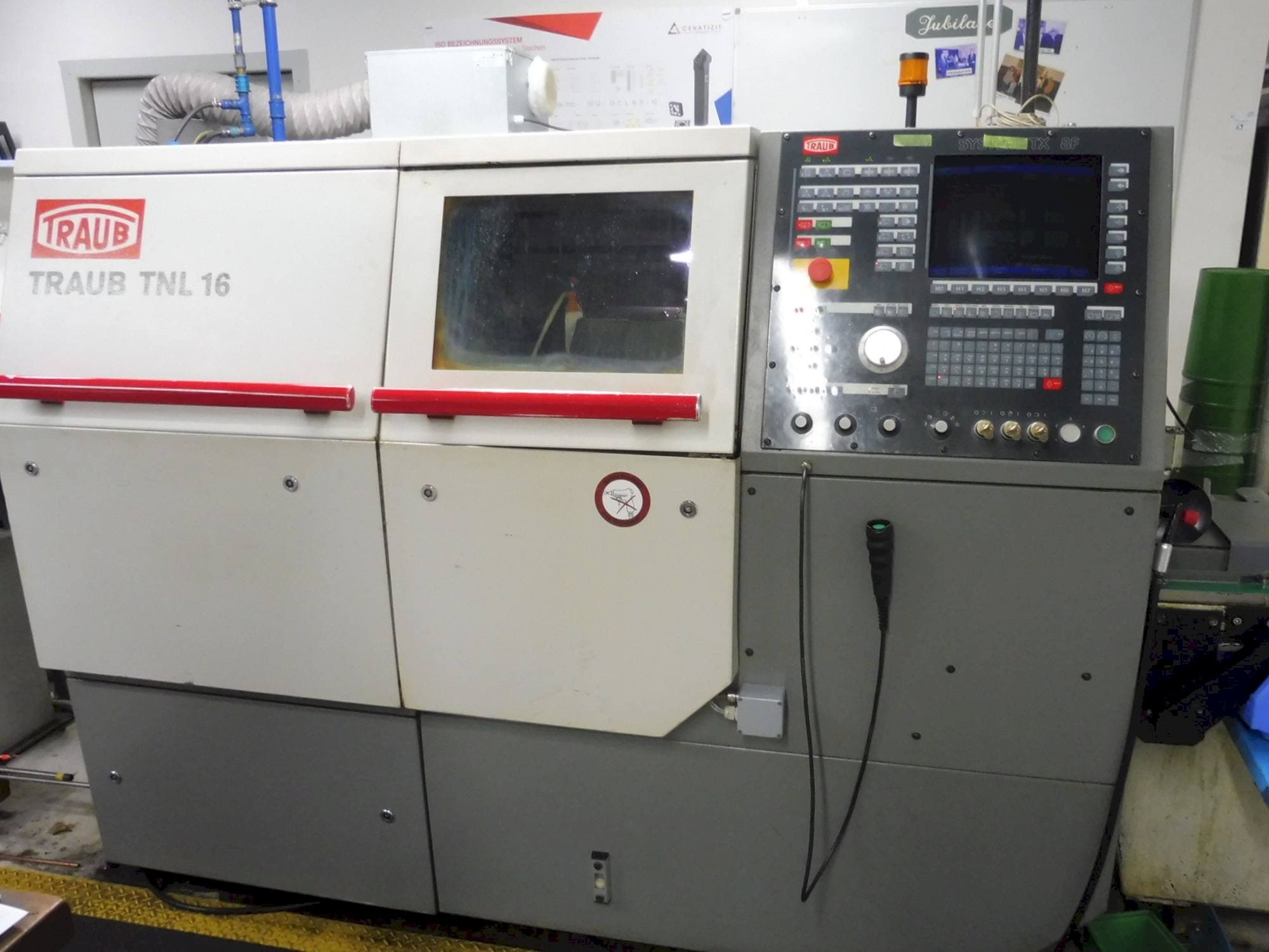 TRAUB TNL 16-maskinen framifrån