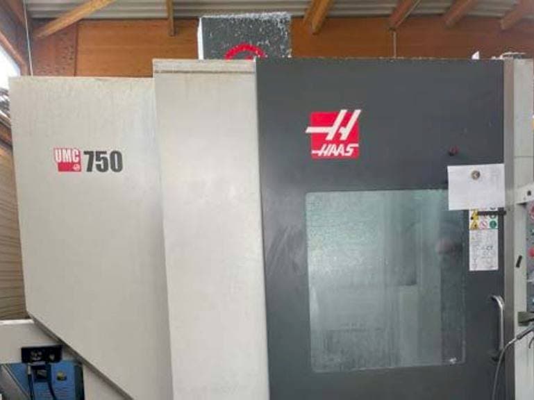 HAAS UMC 750 S-maskinen framifrån