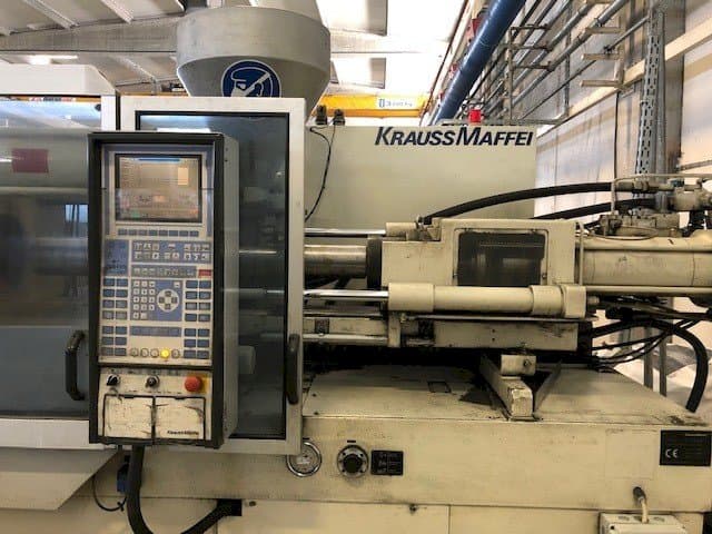 Krauss Maffei 150-700 C2-maskinen framifrån